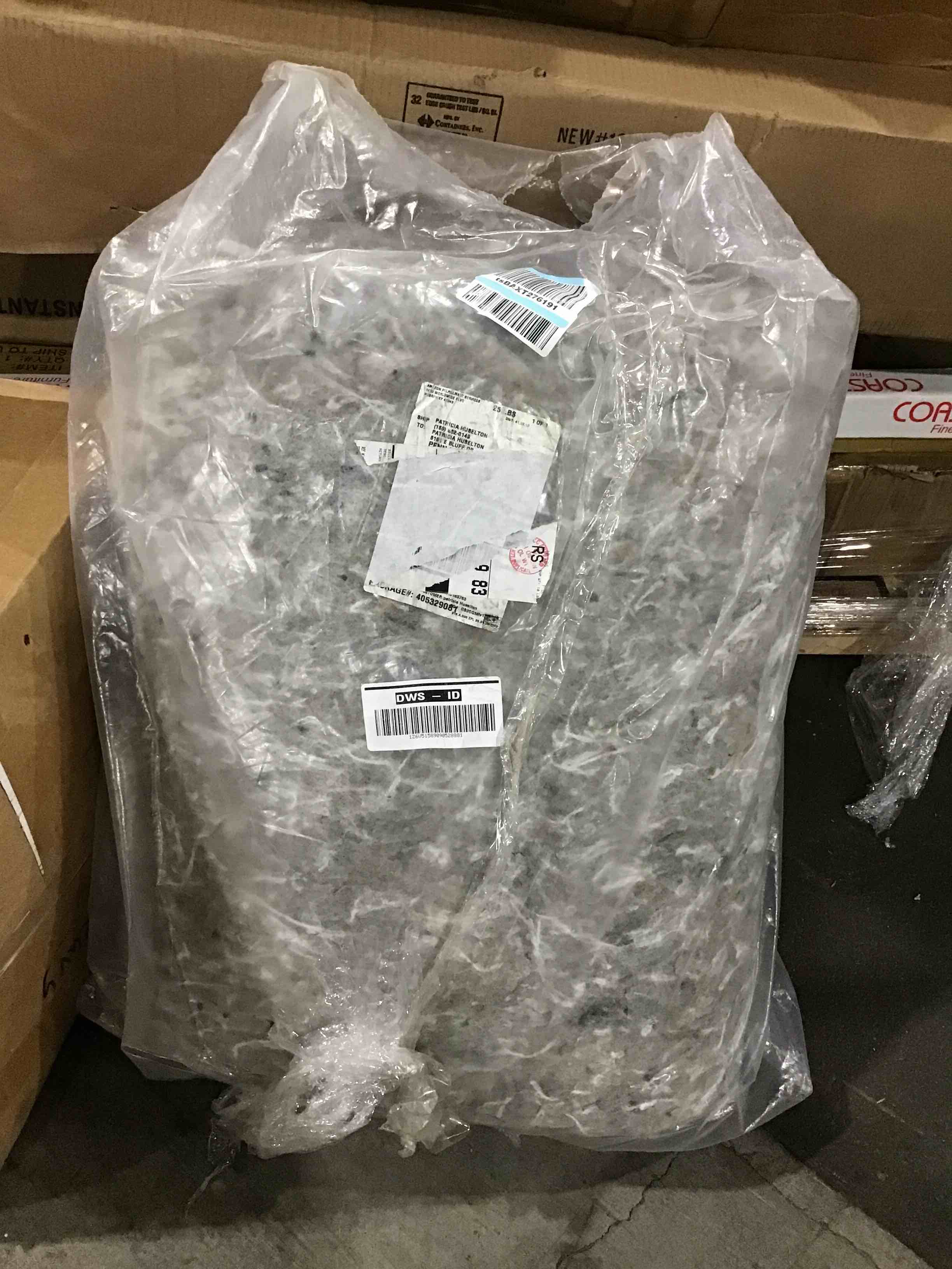 https://s3.amazonaws.com/lotting-images-prod/bidfta/BLU4667890_1690471956935.jpeg