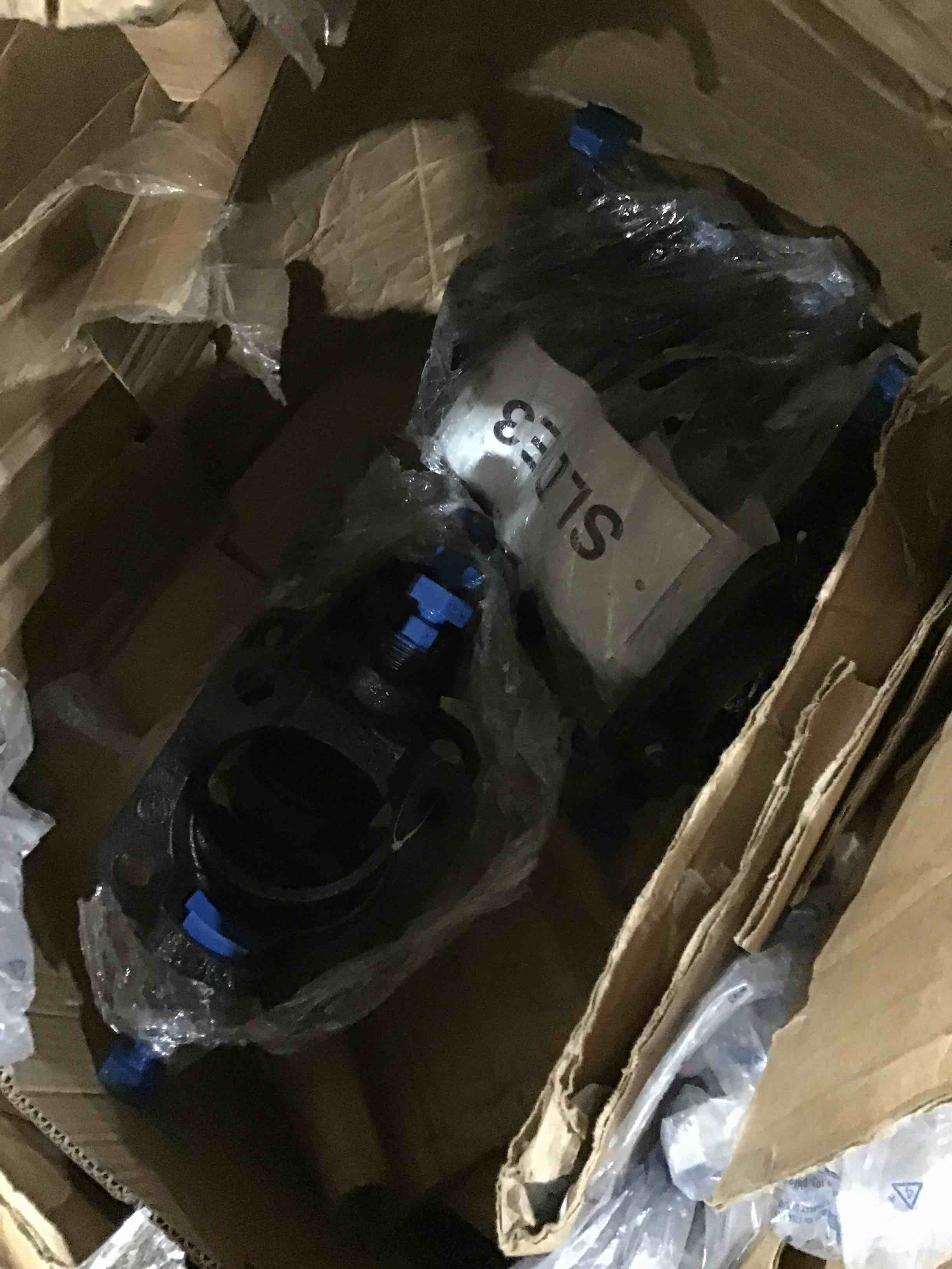 https://s3.amazonaws.com/lotting-images-prod/bidfta/BLU4667891_1690472610164.jpeg