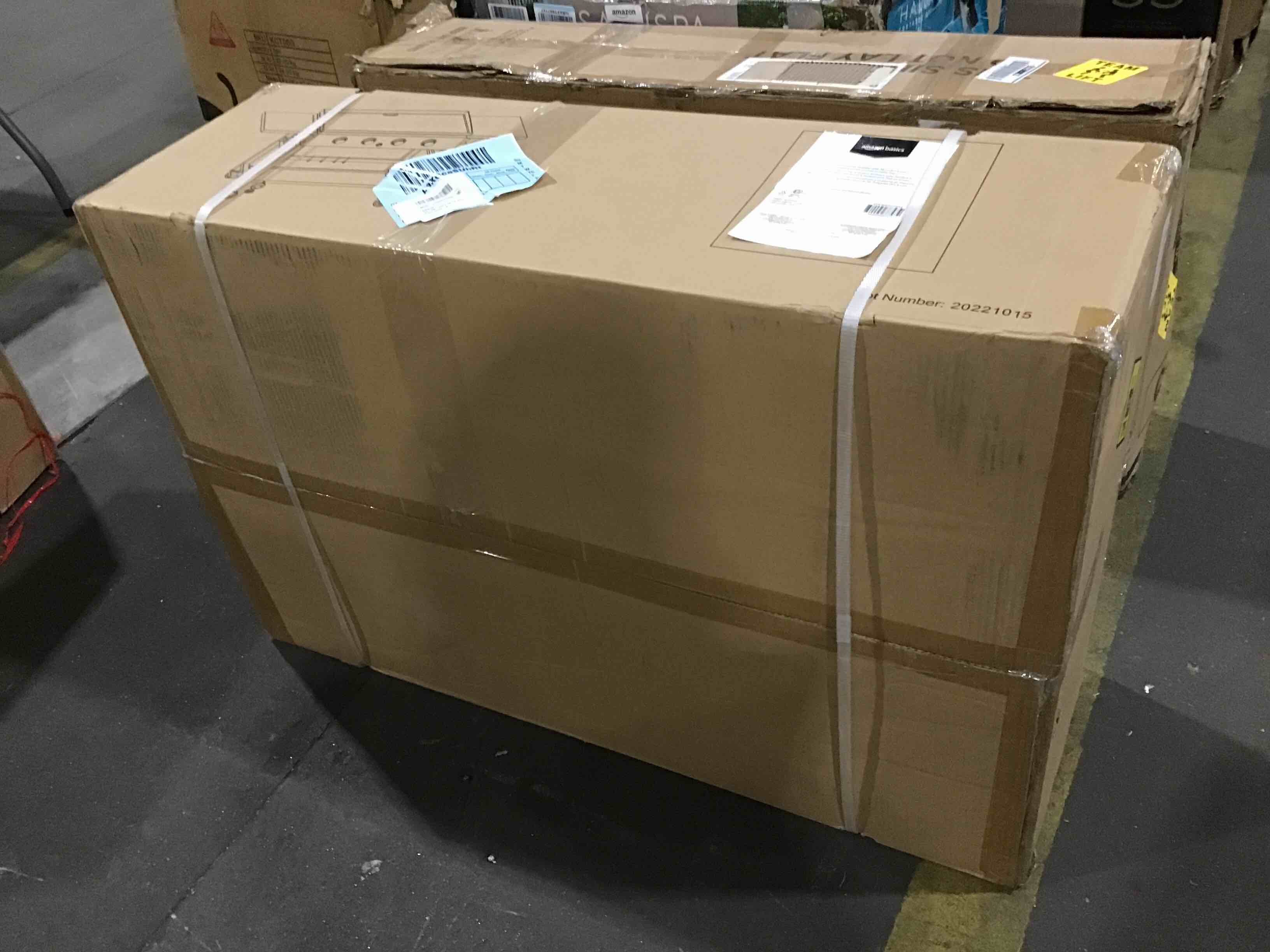 https://s3.amazonaws.com/lotting-images-prod/bidfta/BLU4669101_1691424759952.jpeg