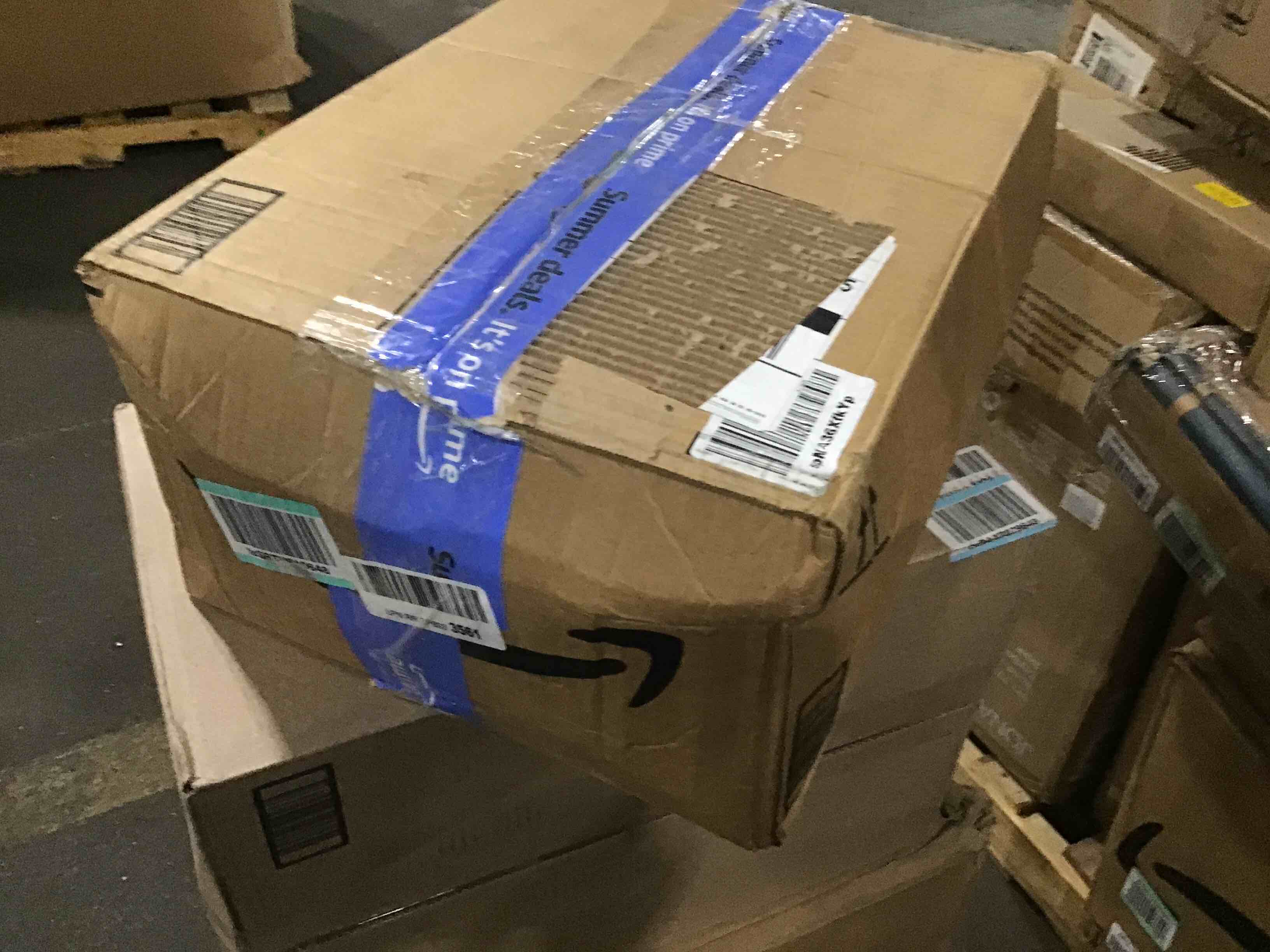 https://s3.amazonaws.com/lotting-images-prod/bidfta/BLU4669632_1692715395549.jpeg