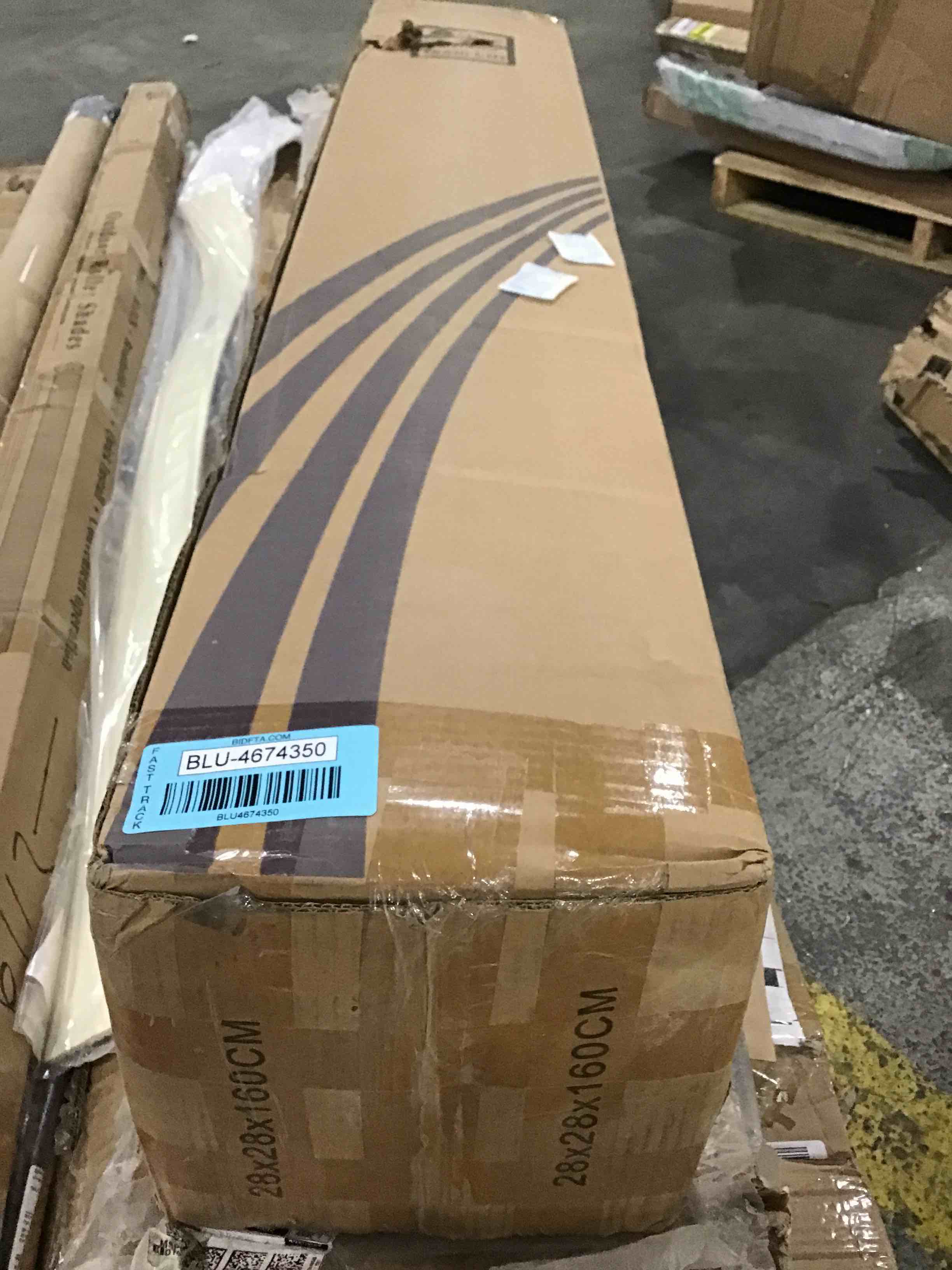 https://s3.amazonaws.com/lotting-images-prod/bidfta/BLU4674350_1698090131323.jpeg