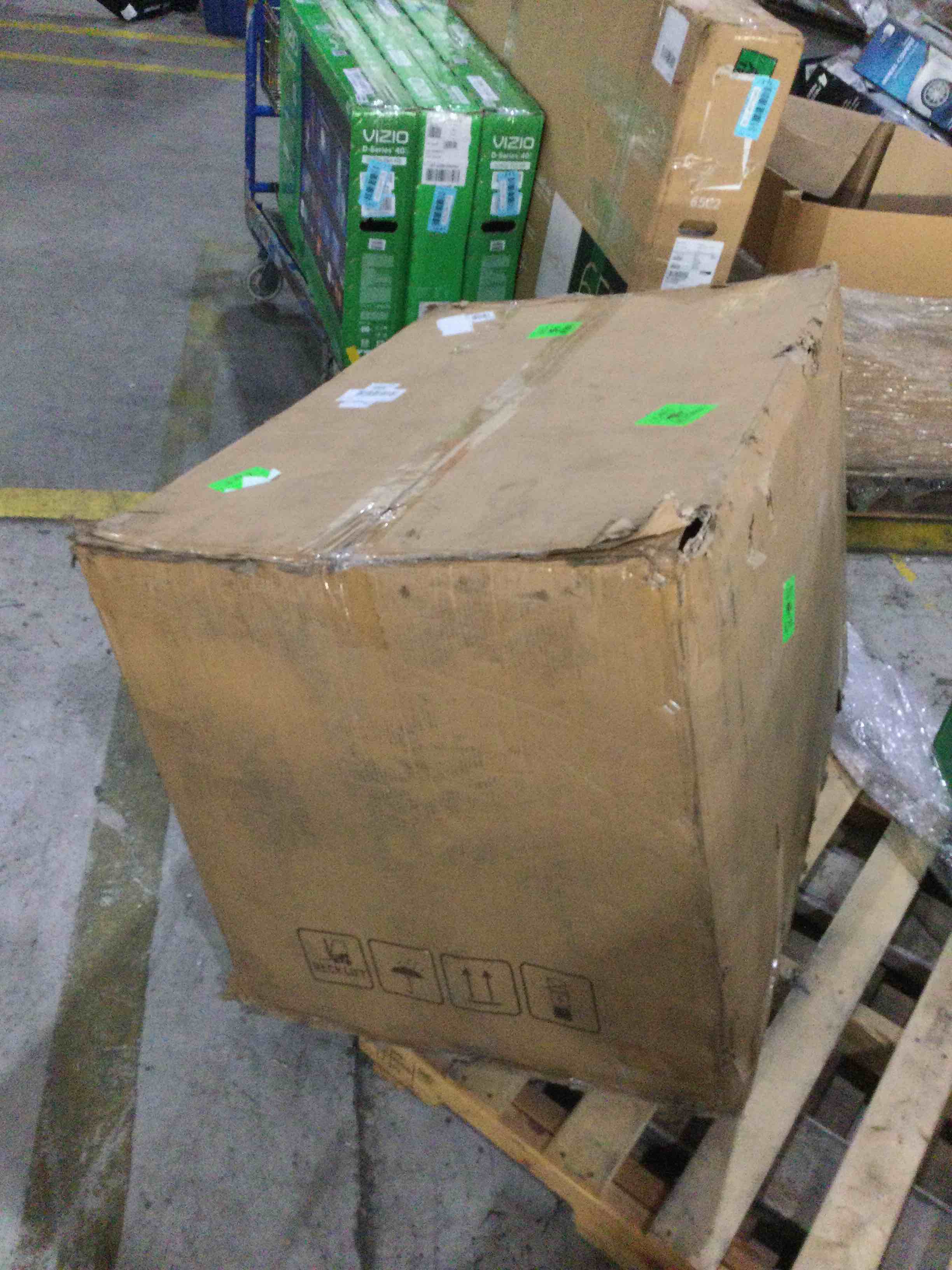 https://s3.amazonaws.com/lotting-images-prod/bidfta/BLU4675345_1690924686227.jpeg