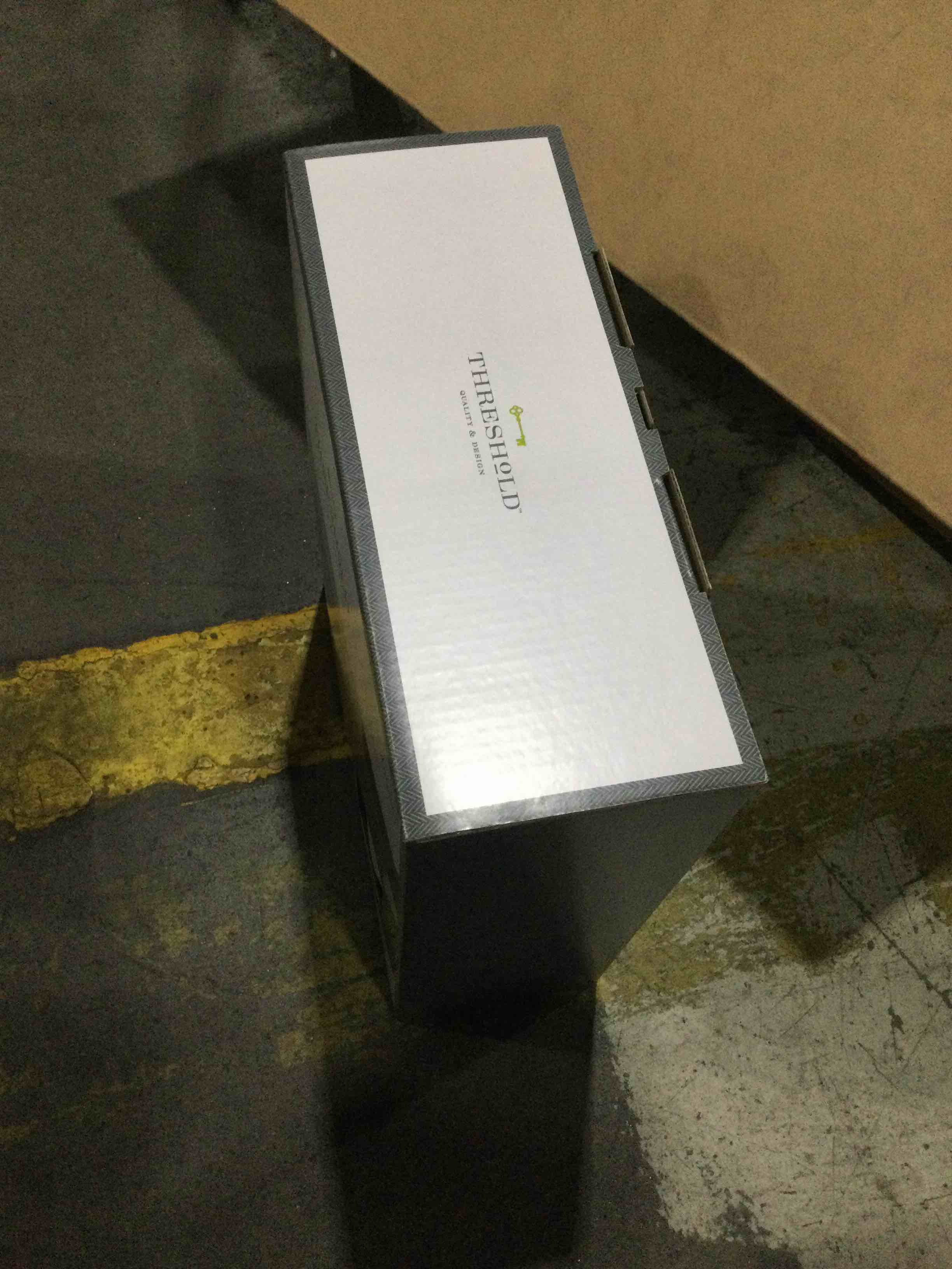 https://s3.amazonaws.com/lotting-images-prod/bidfta/BLU4675424_1690899537680.jpeg