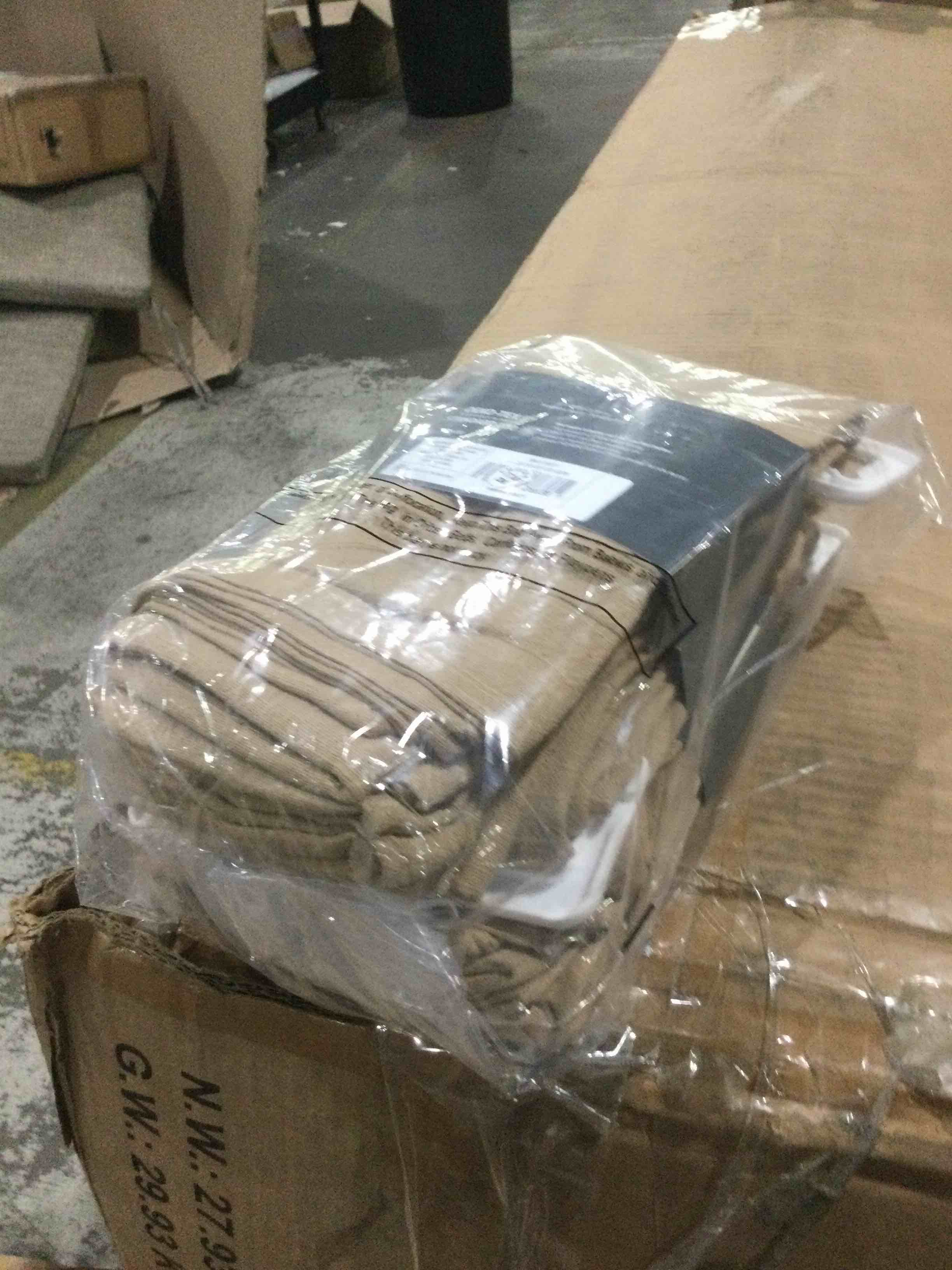 https://s3.amazonaws.com/lotting-images-prod/bidfta/BLU4675435_1690899178063.jpeg