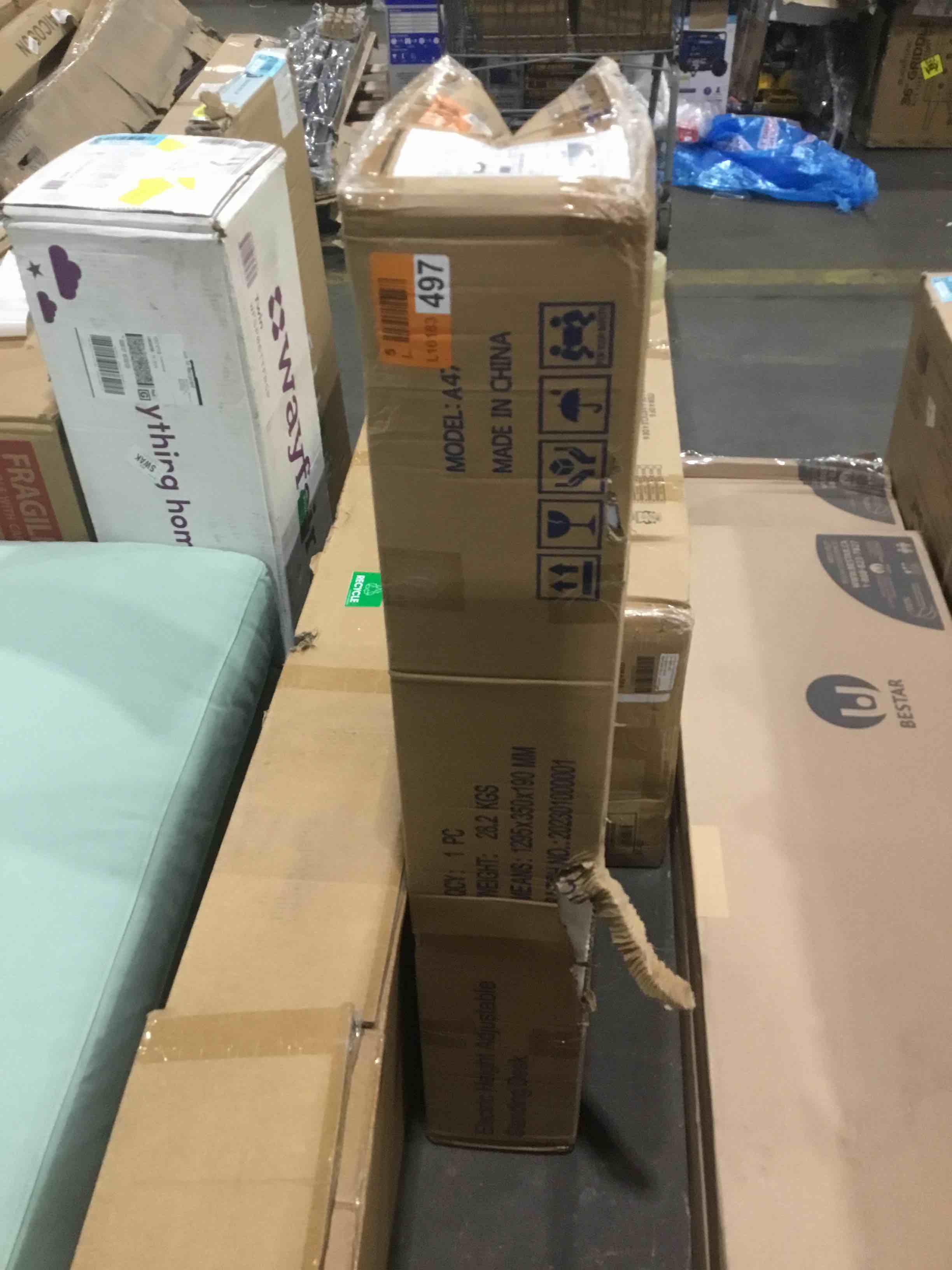 https://s3.amazonaws.com/lotting-images-prod/bidfta/BLU4683079_1684355364992.jpeg