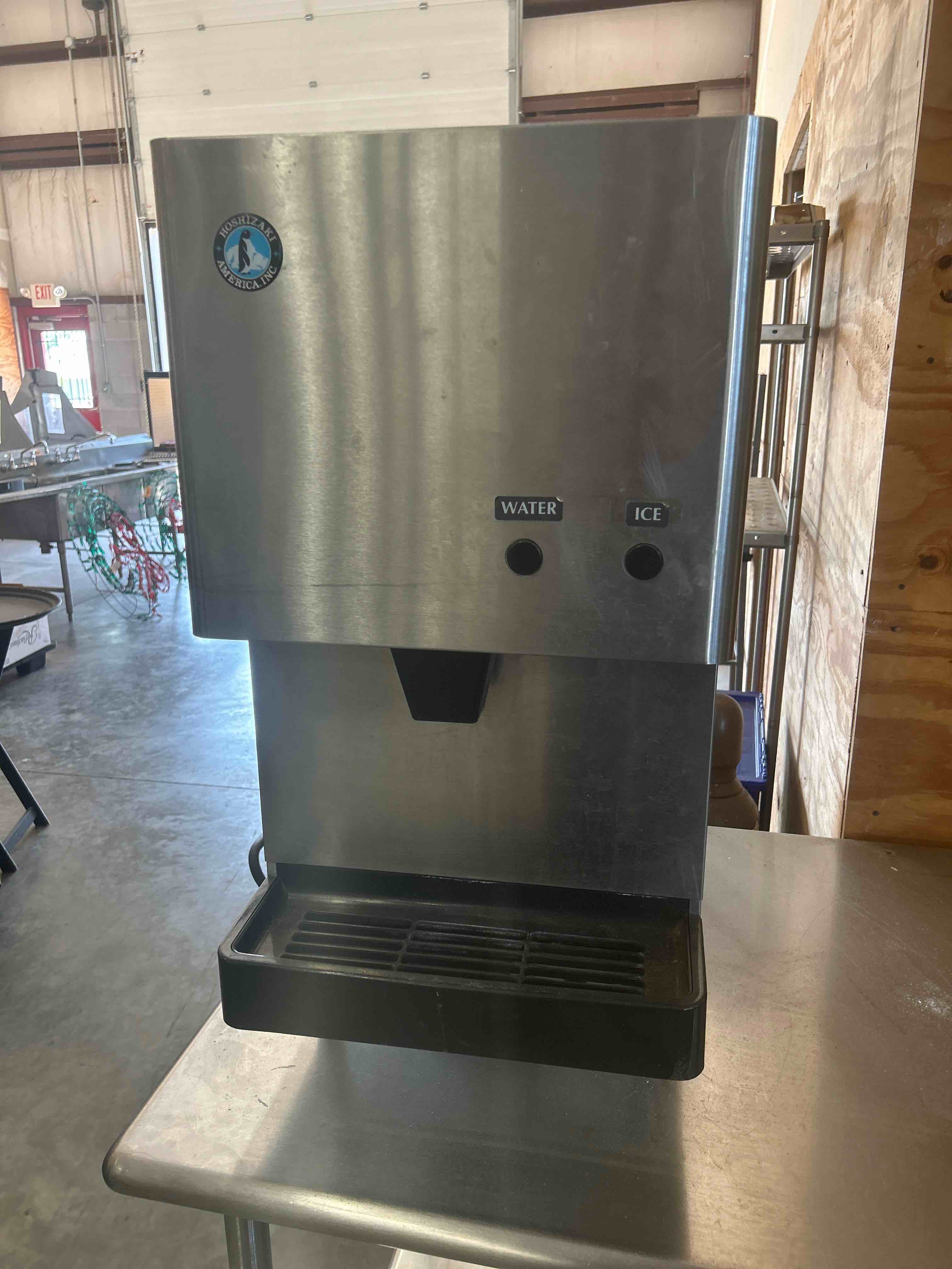 HOSHIZAKI 282 LB STAINLESS STEEL AIR-COOLED TABLETOP ICE MAKER