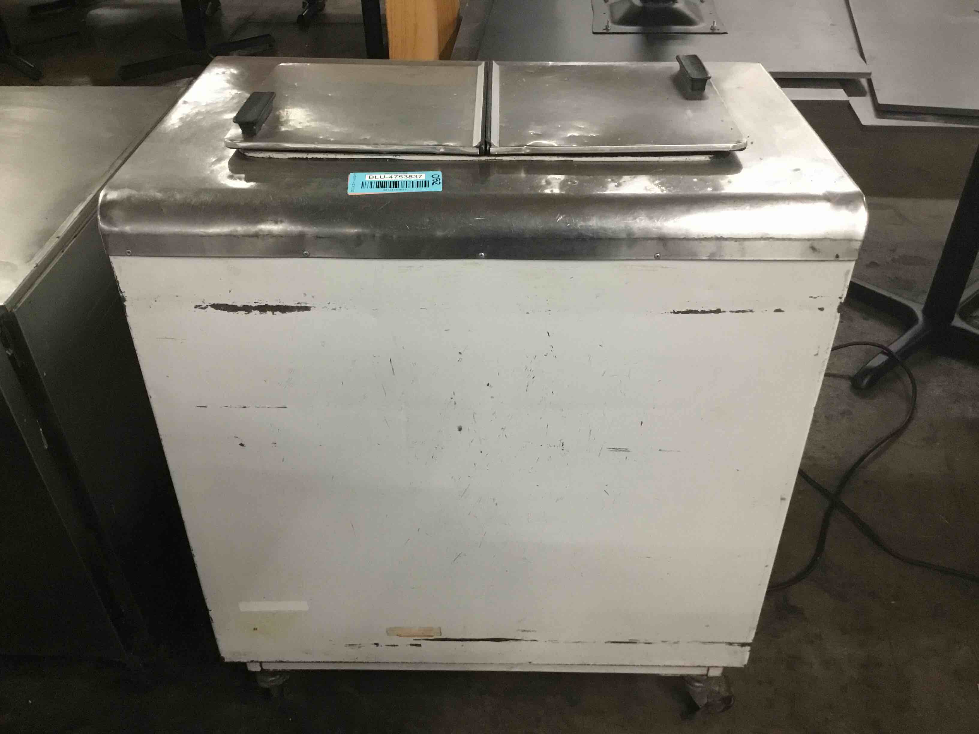 Master Built 32 Inch Ice Cream Dipping Cabinet On Casters