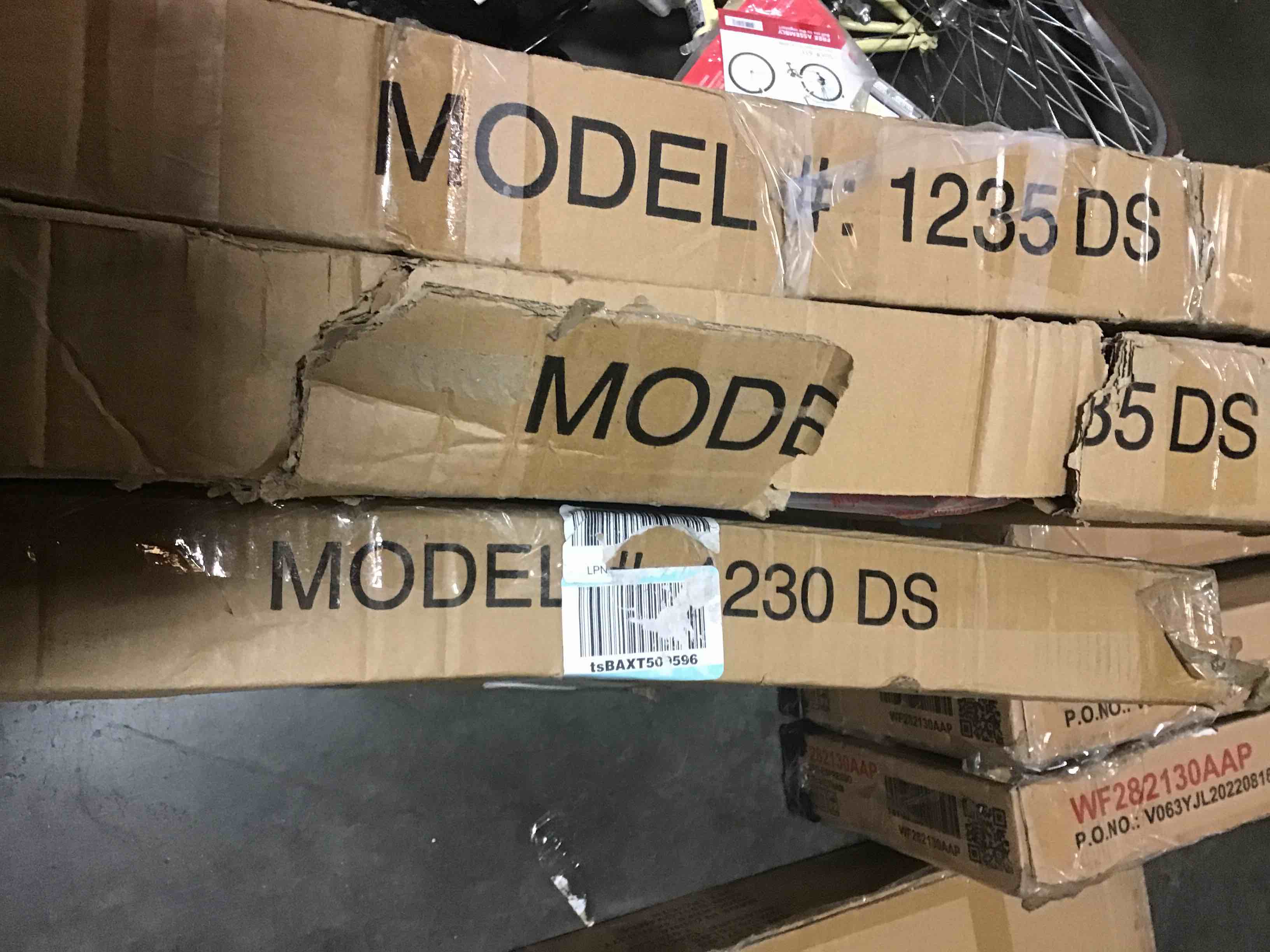 https://s3.amazonaws.com/lotting-images-prod/bidfta/BLU4760523_1687978872715.jpeg