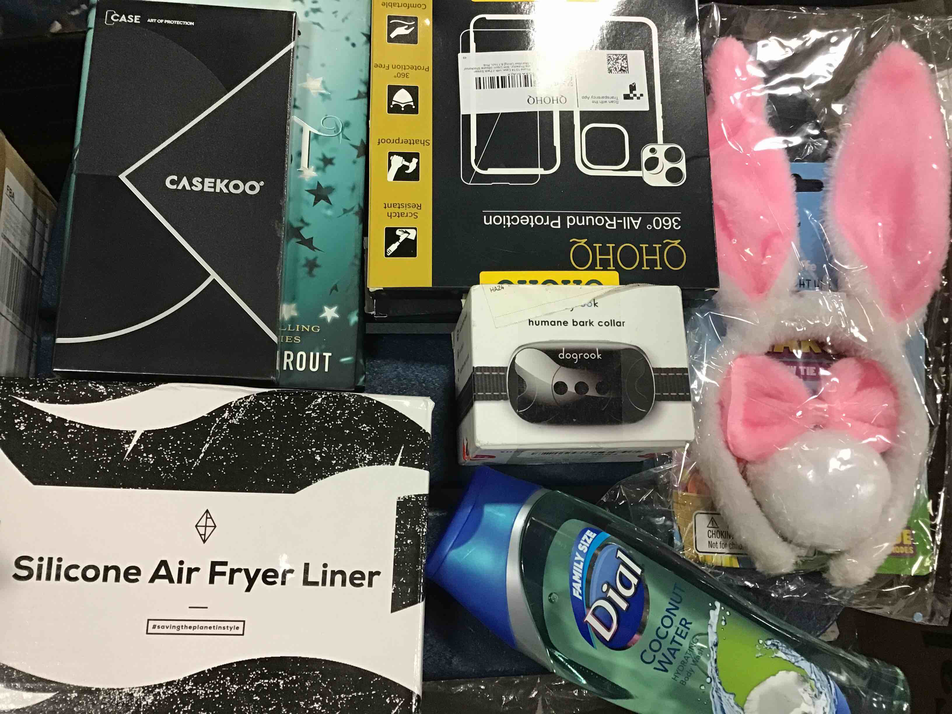 Assorted miscellaneous include; Shampoo/OHOHO/Case and more