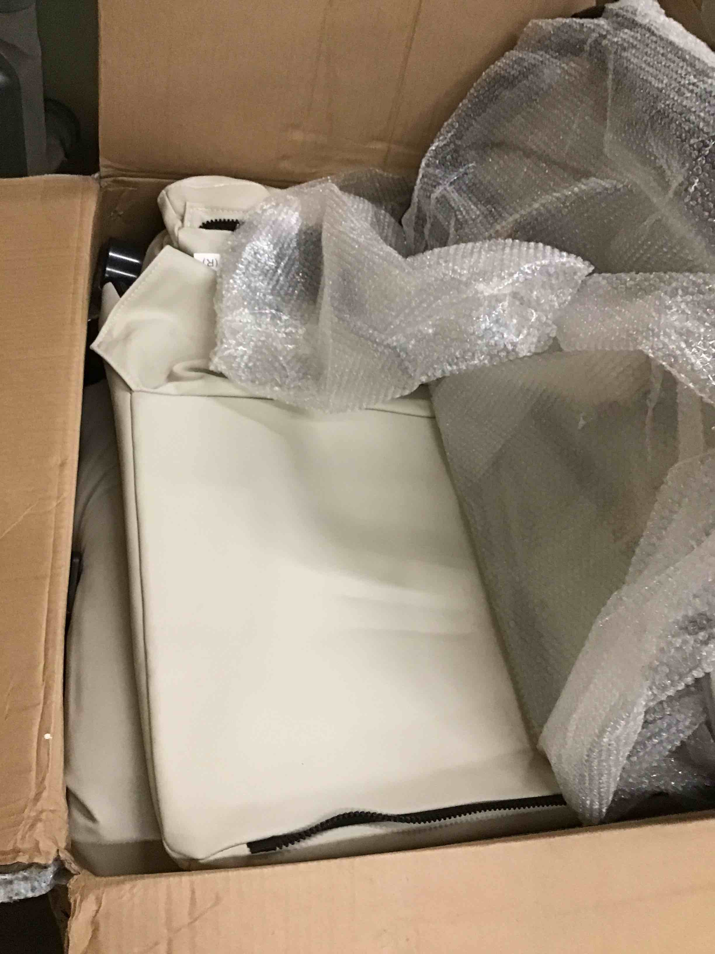 https://s3.amazonaws.com/lotting-images-prod/bidfta/BLU4762870_1695743425349.jpeg