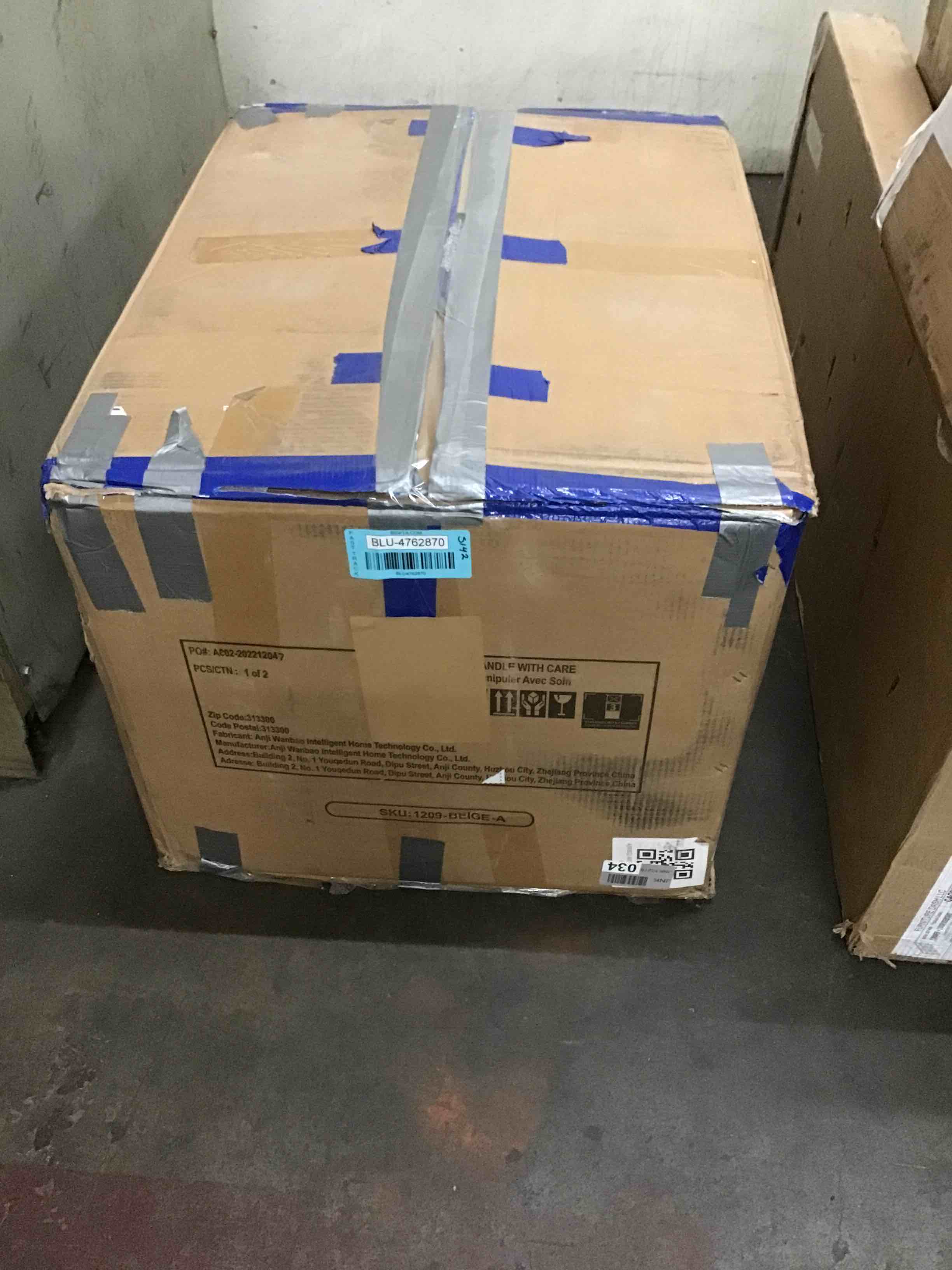 https://s3.amazonaws.com/lotting-images-prod/bidfta/BLU4762870_1695743532175.jpeg