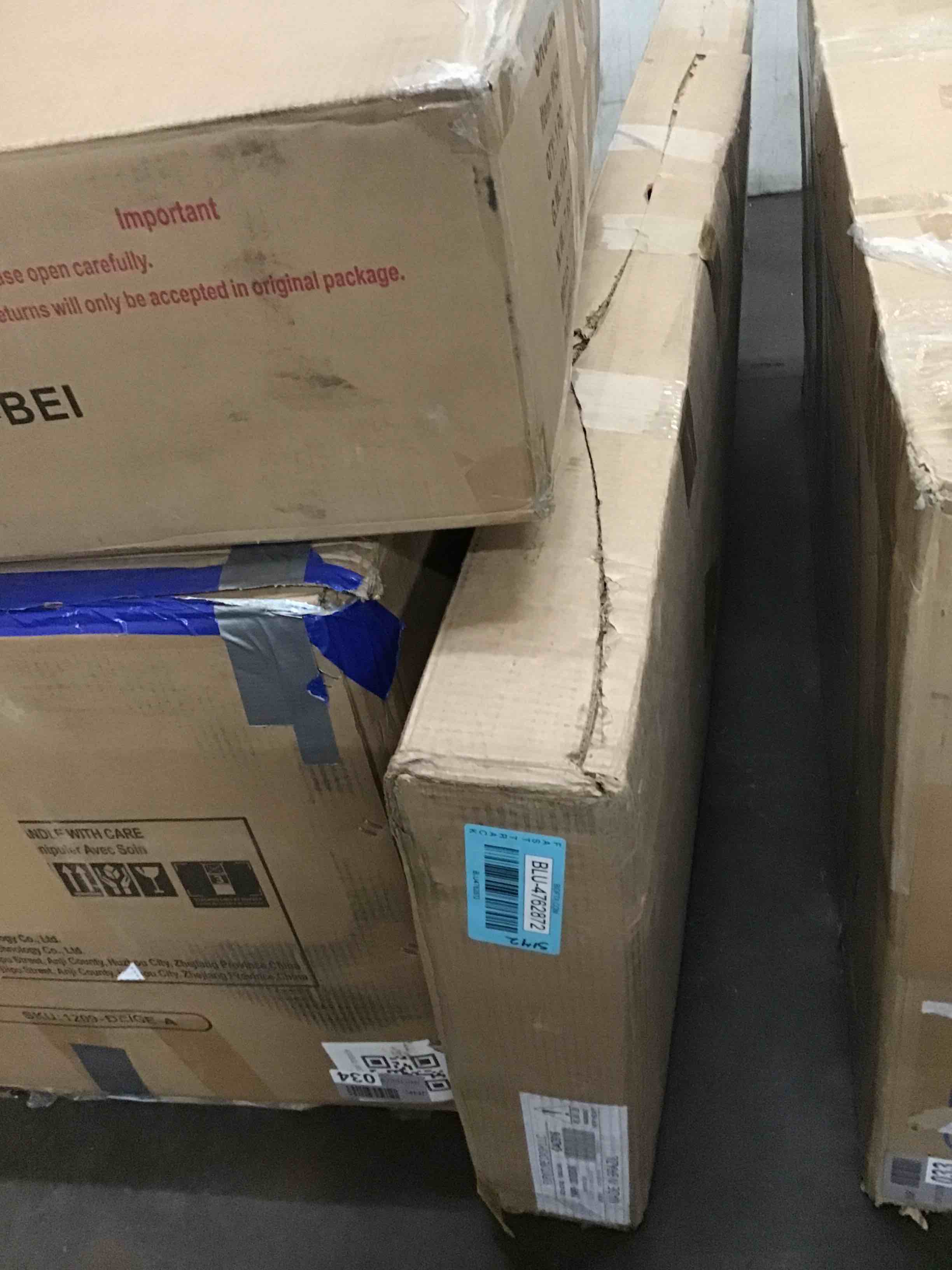 https://s3.amazonaws.com/lotting-images-prod/bidfta/BLU4762872_1695750818622.jpeg