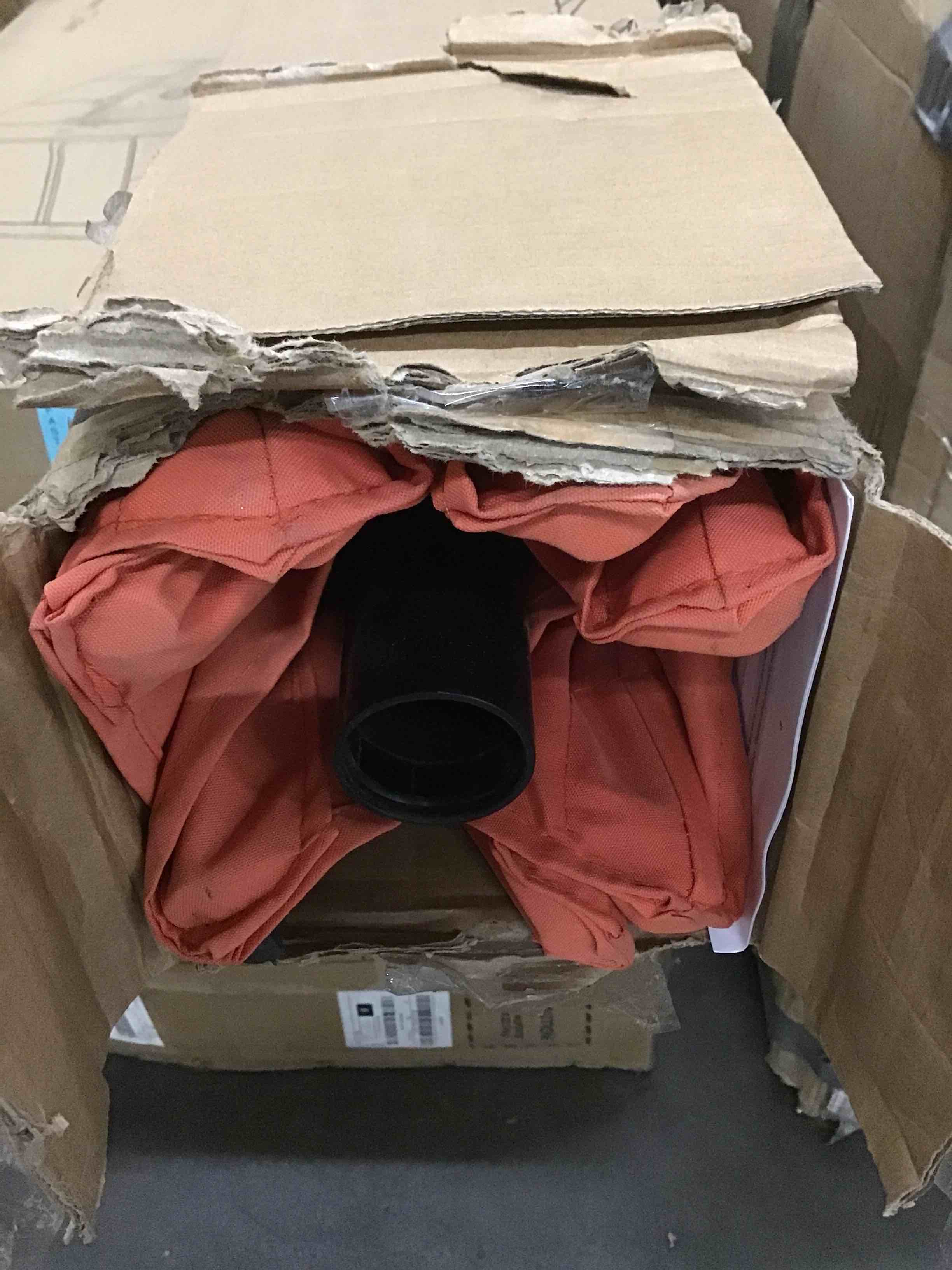https://s3.amazonaws.com/lotting-images-prod/bidfta/BLU4762876_1695754339834.jpeg