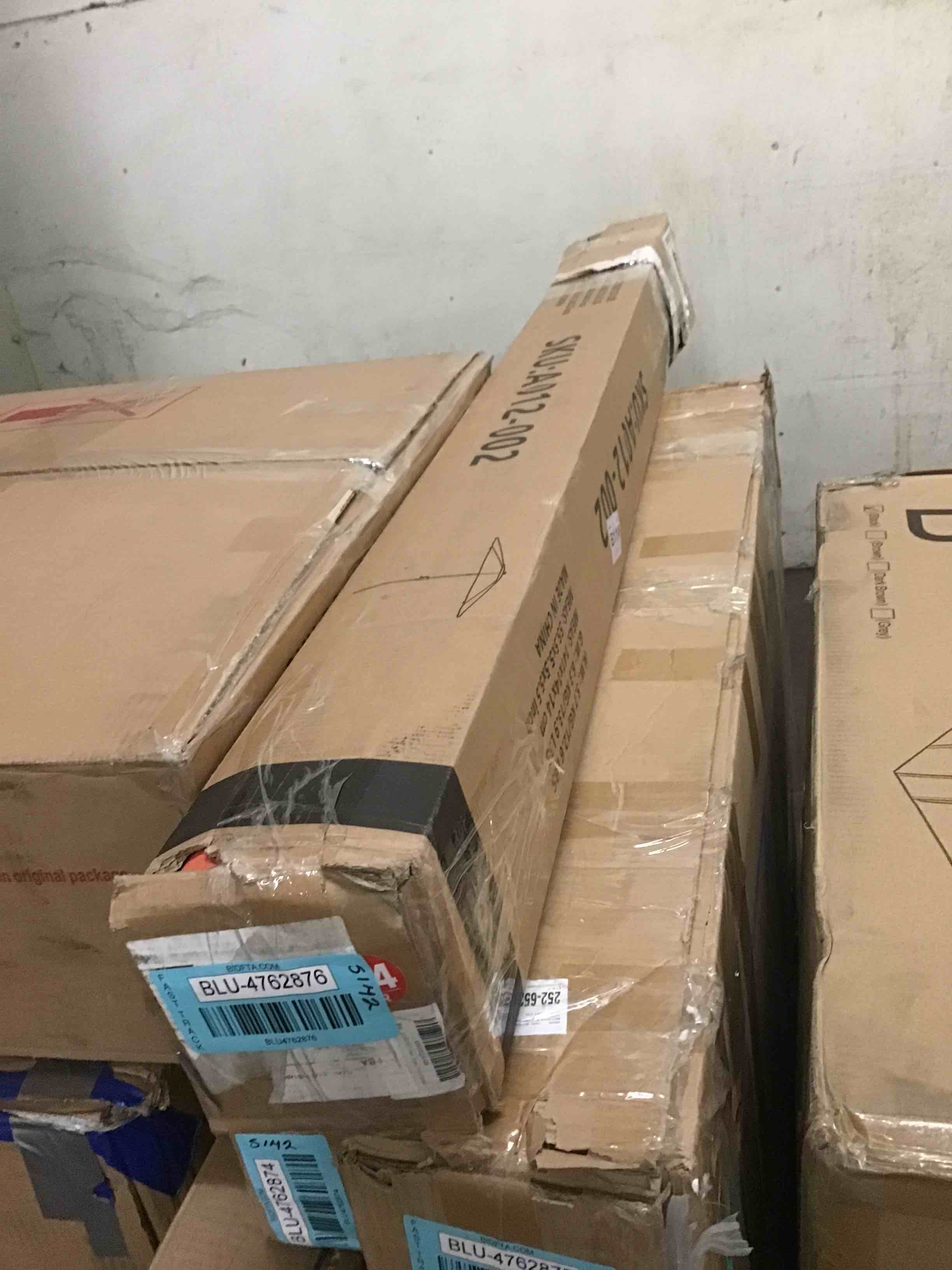 https://s3.amazonaws.com/lotting-images-prod/bidfta/BLU4762876_1695754392631.jpeg