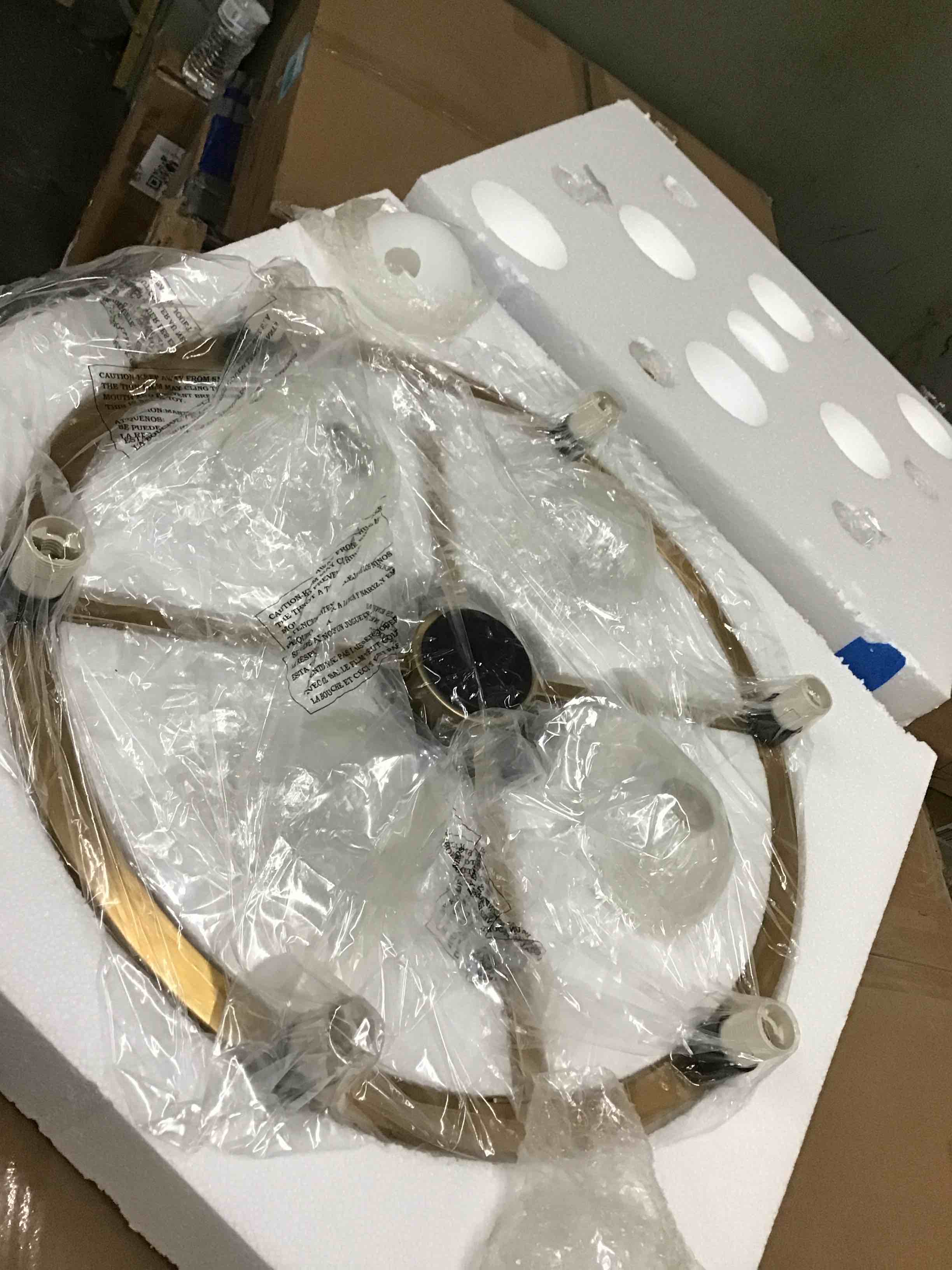 https://s3.amazonaws.com/lotting-images-prod/bidfta/BLU4762880_1695755946327.jpeg