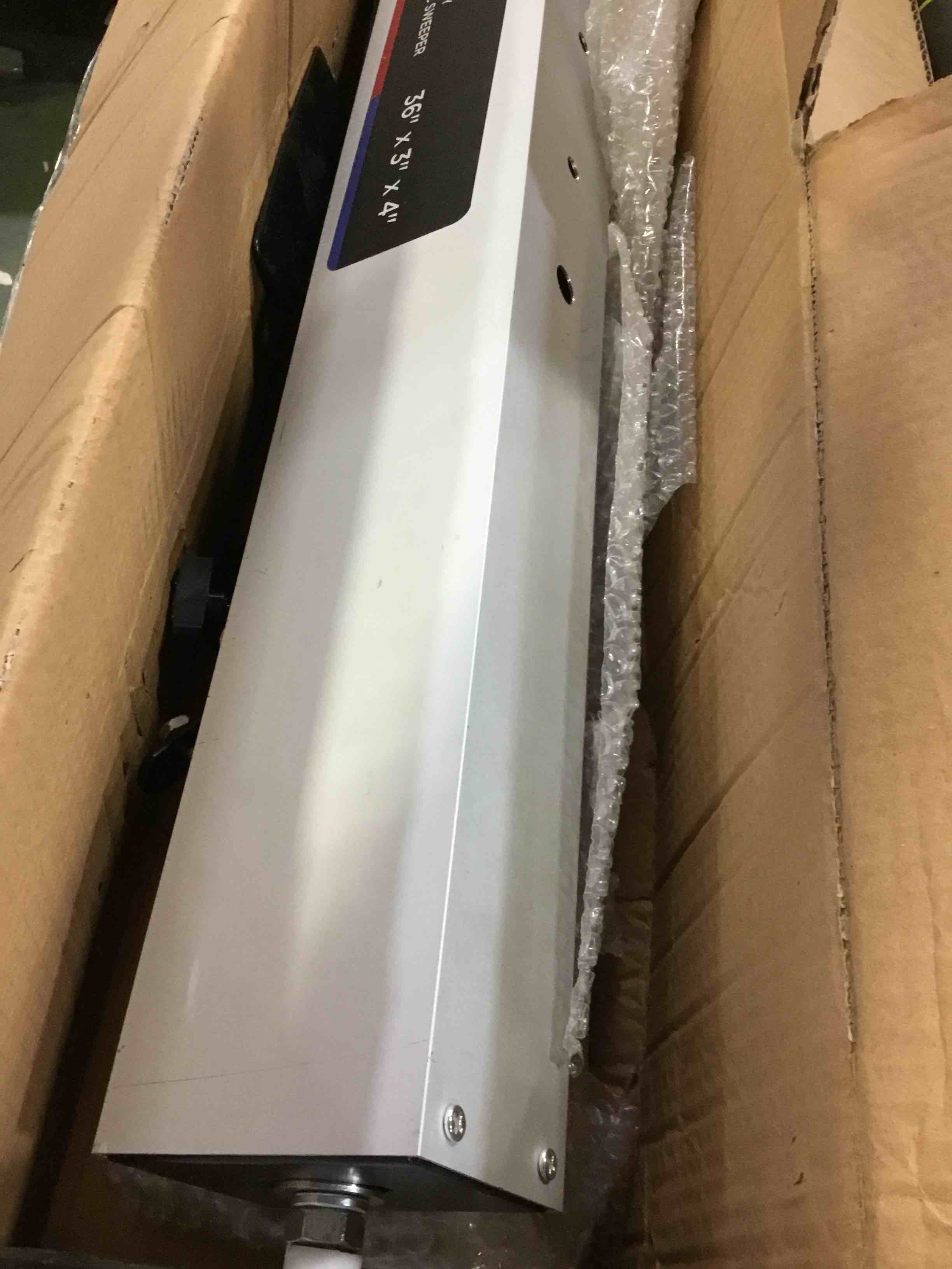 https://s3.amazonaws.com/lotting-images-prod/bidfta/BLU4766700_1683575323775.jpeg