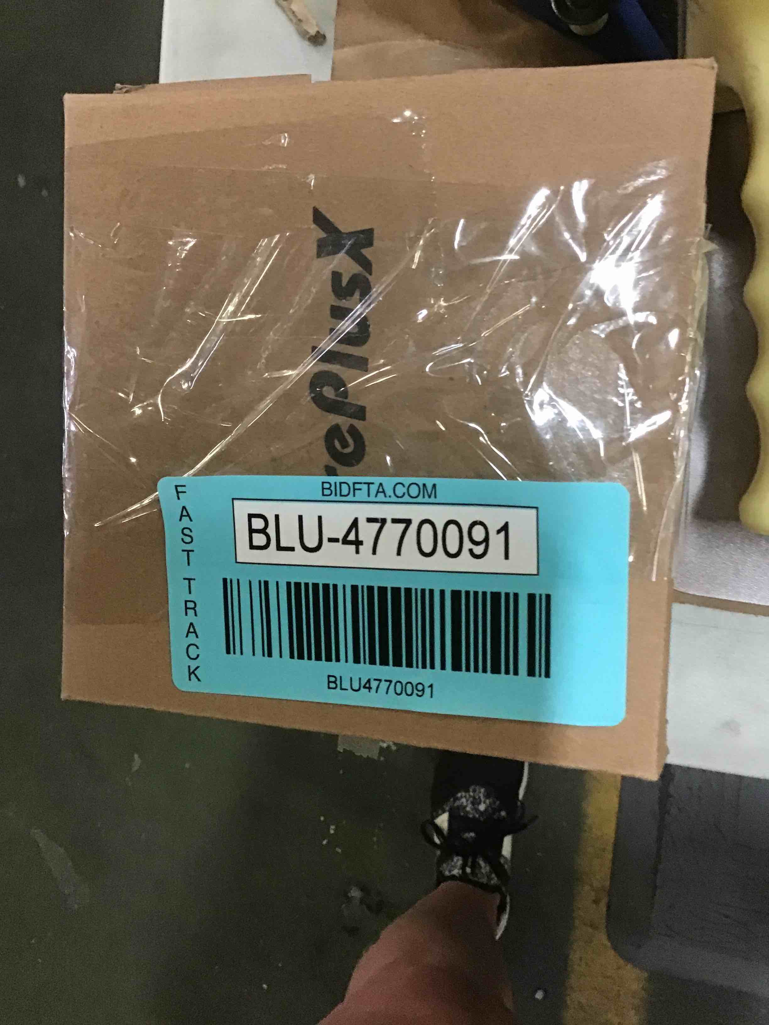 https://s3.amazonaws.com/lotting-images-prod/bidfta/BLU4770091_1683817614959.jpeg