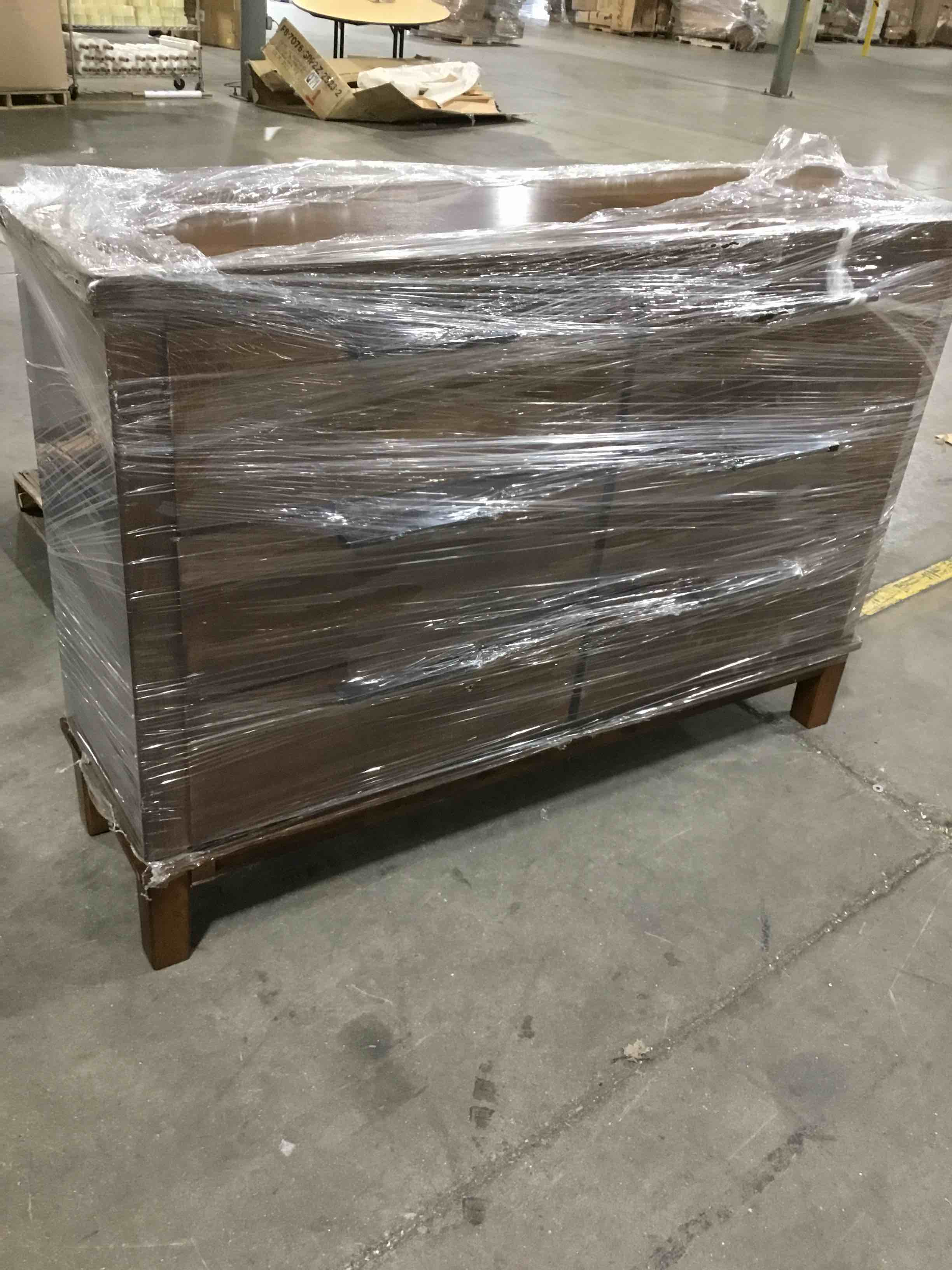 https://s3.amazonaws.com/lotting-images-prod/bidfta/BLU4772191_1688559015526.jpeg