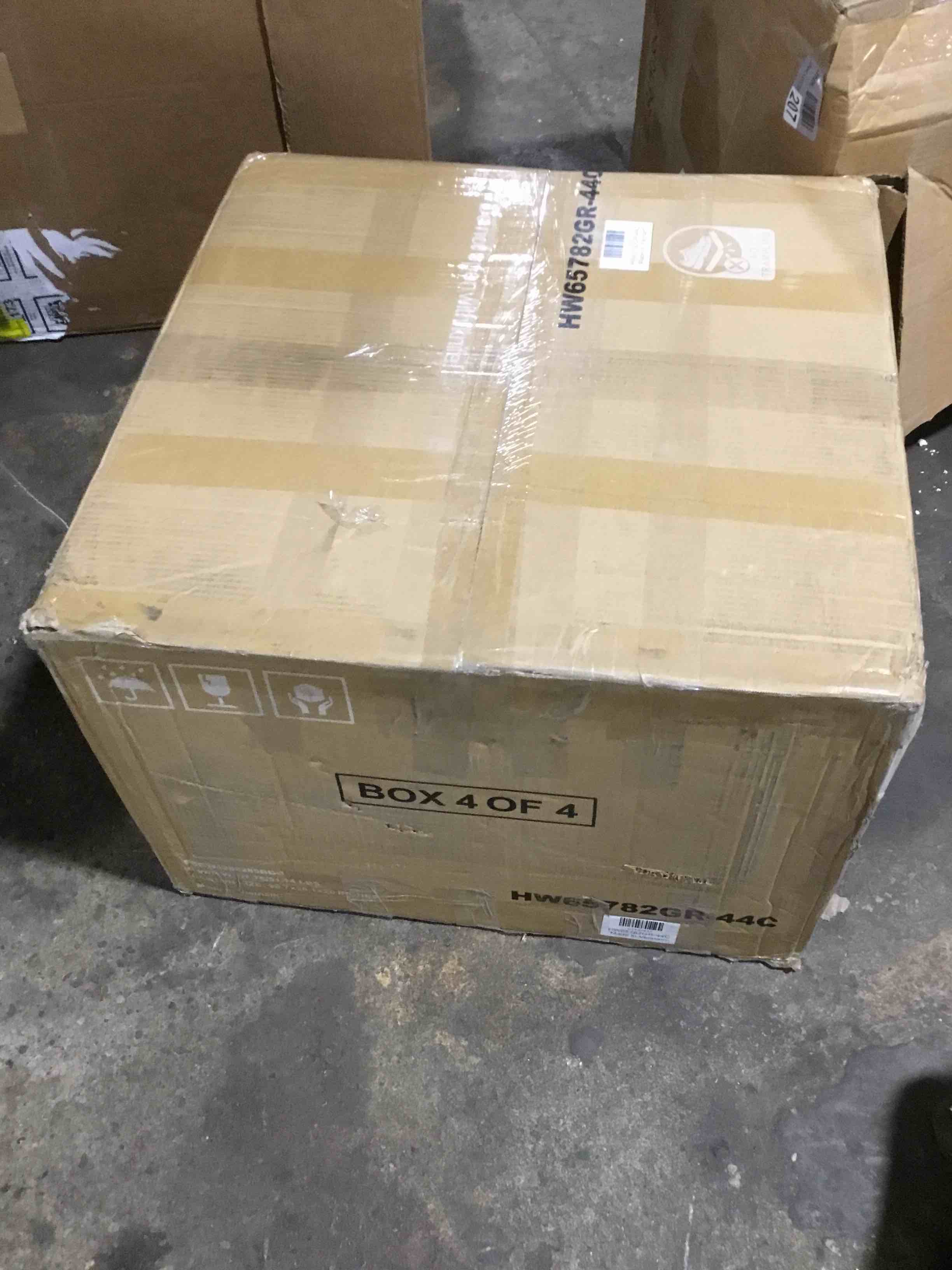 https://s3.amazonaws.com/lotting-images-prod/bidfta/BLU4773091_1690573821603.jpeg