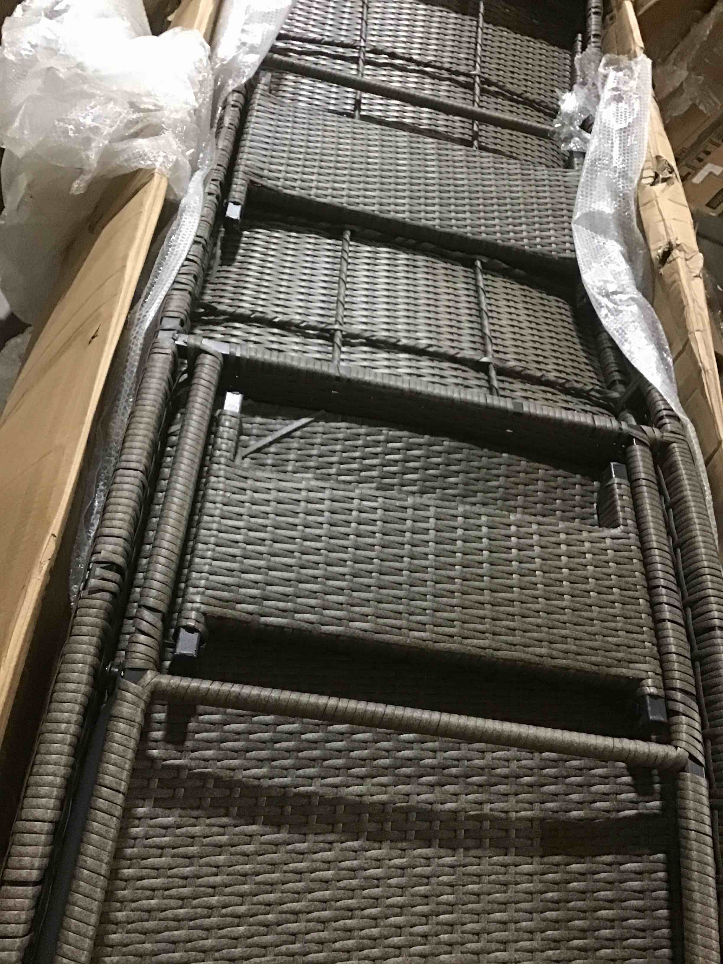 https://s3.amazonaws.com/lotting-images-prod/bidfta/BLU4773506_1687441721219.jpeg