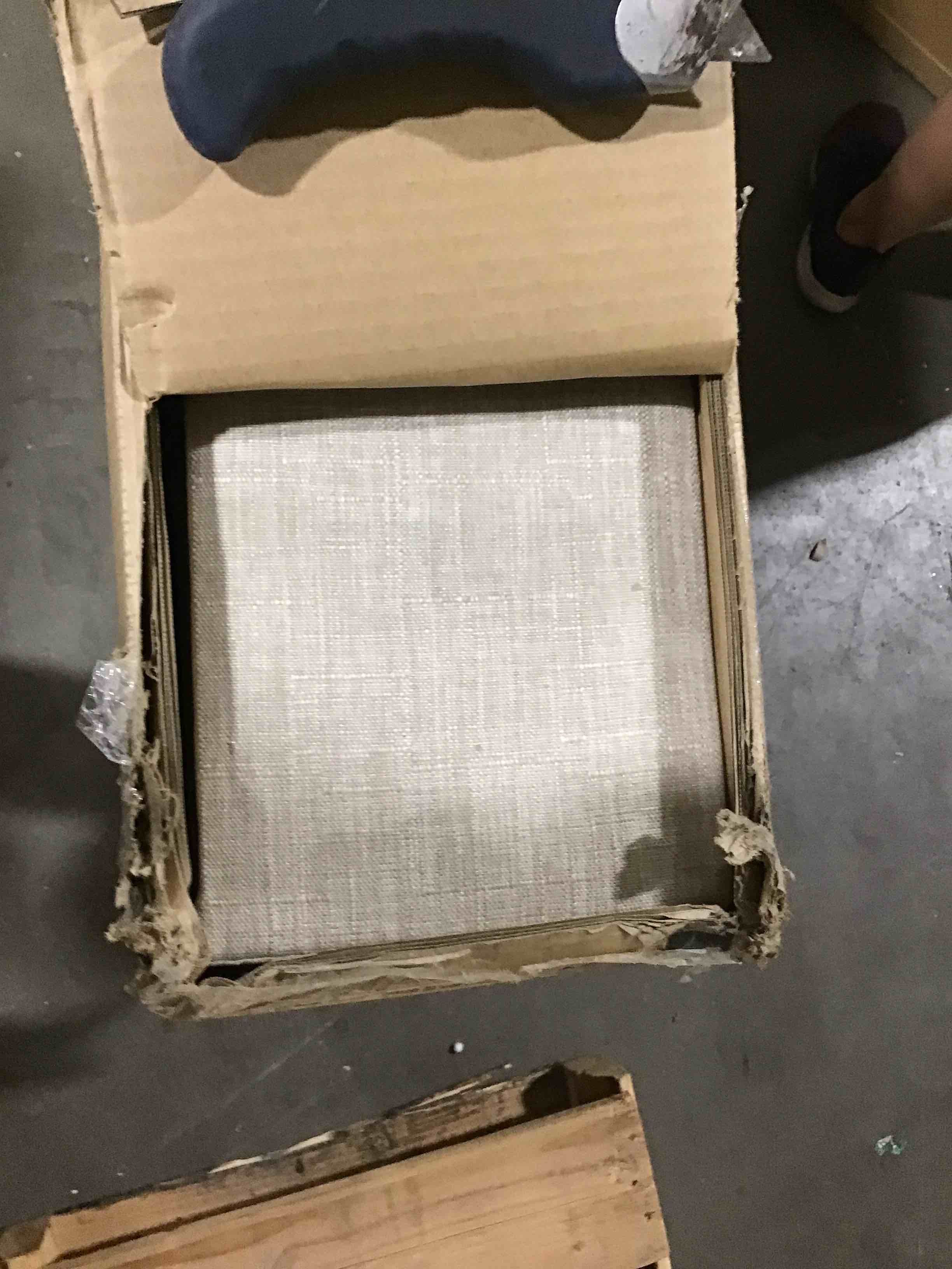 https://s3.amazonaws.com/lotting-images-prod/bidfta/BLU4773848_1688049252354.jpeg