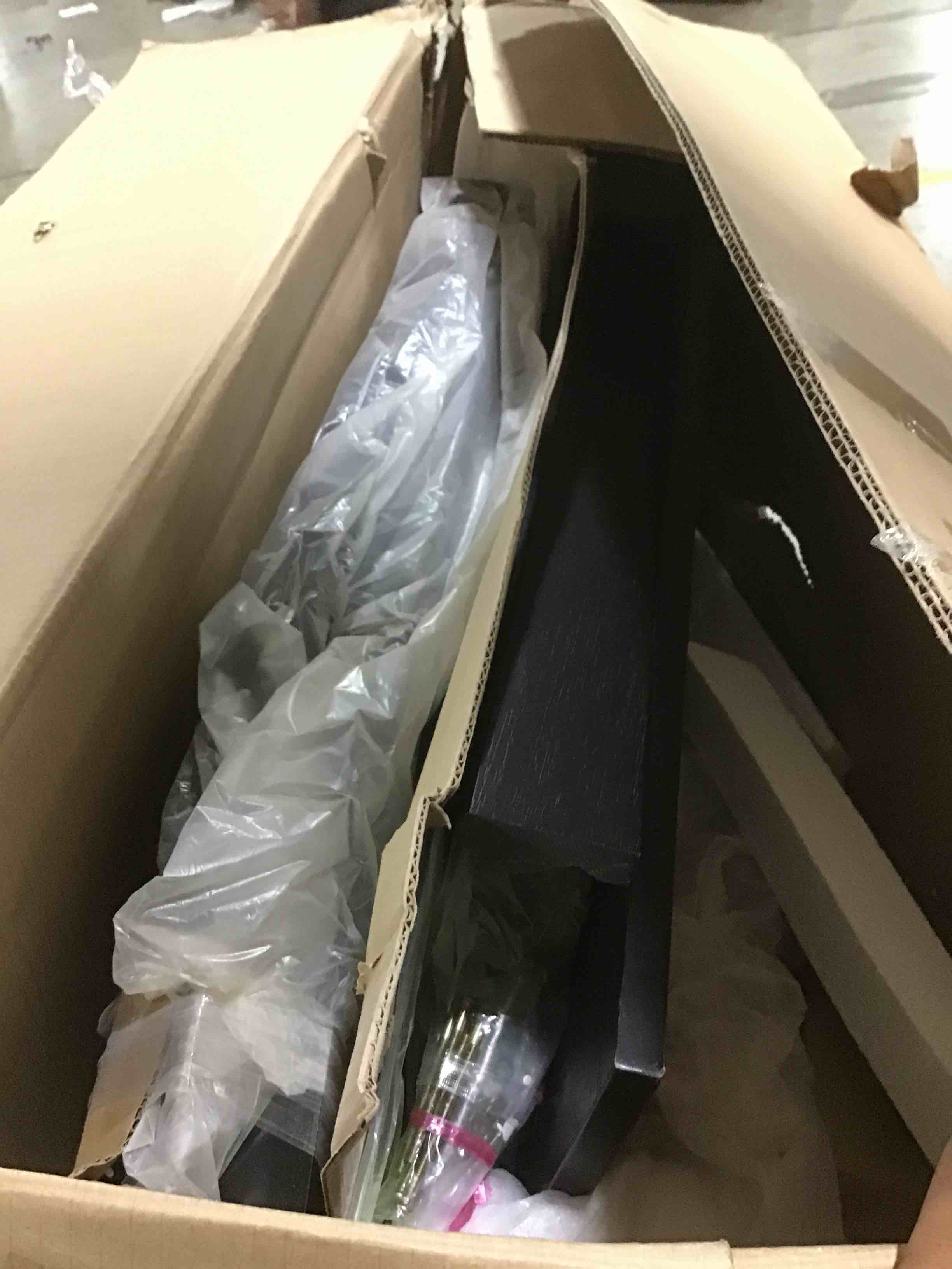 https://s3.amazonaws.com/lotting-images-prod/bidfta/BLU4774670_1689614941809.jpeg