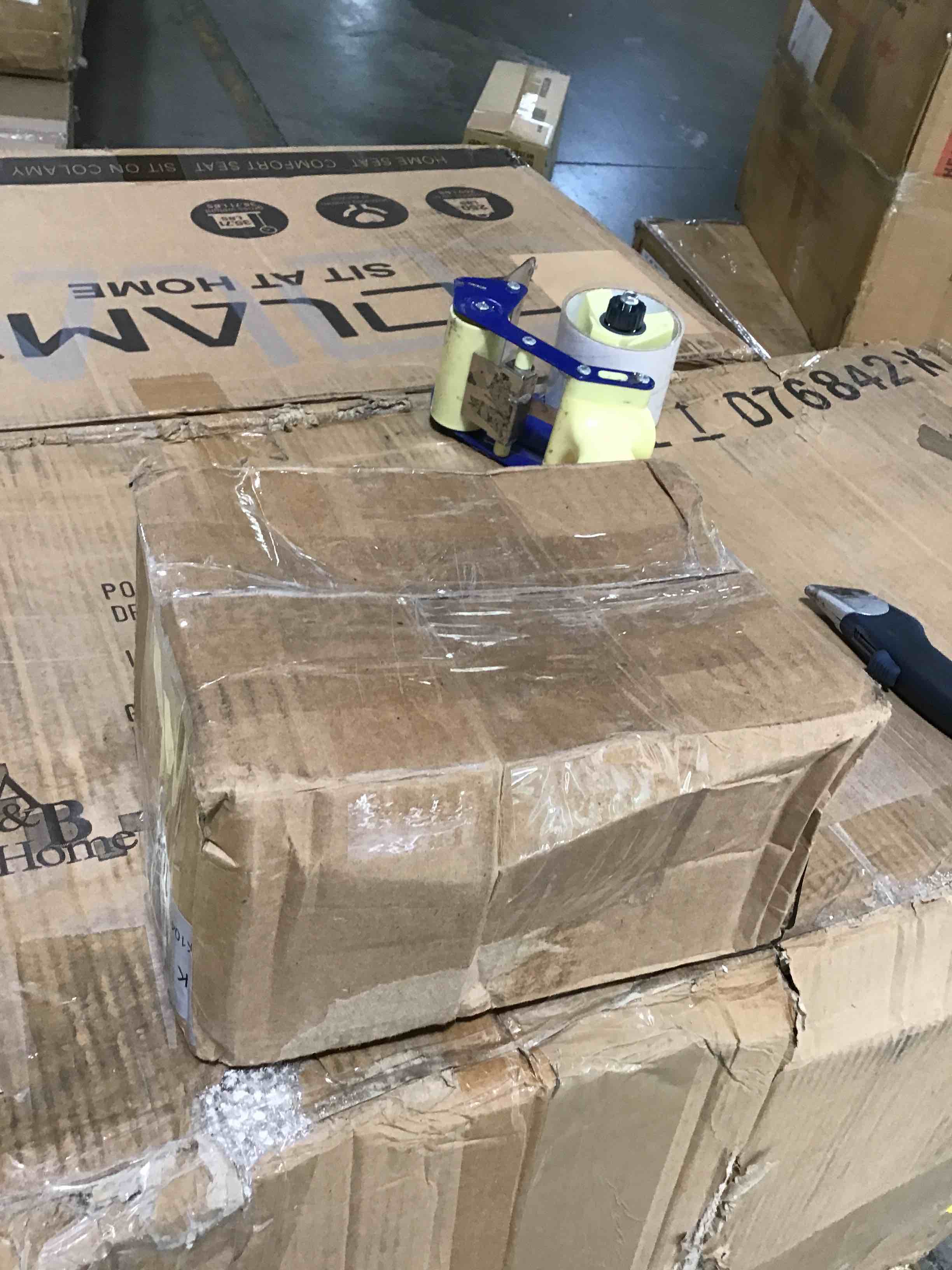 https://s3.amazonaws.com/lotting-images-prod/bidfta/BLU4775258_1688152984042.jpeg