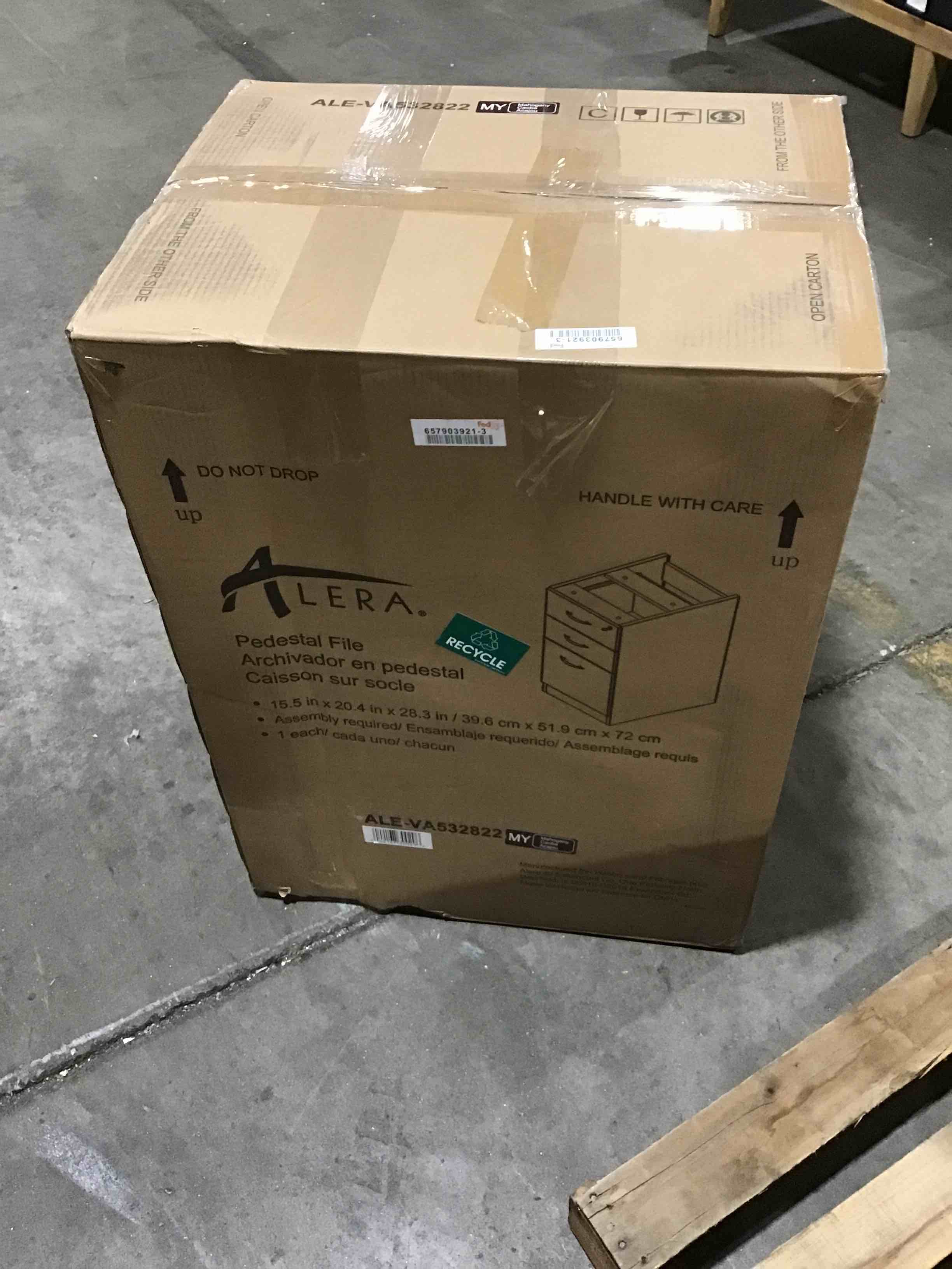 https://s3.amazonaws.com/lotting-images-prod/bidfta/BLU4775346_1688571668301.jpeg