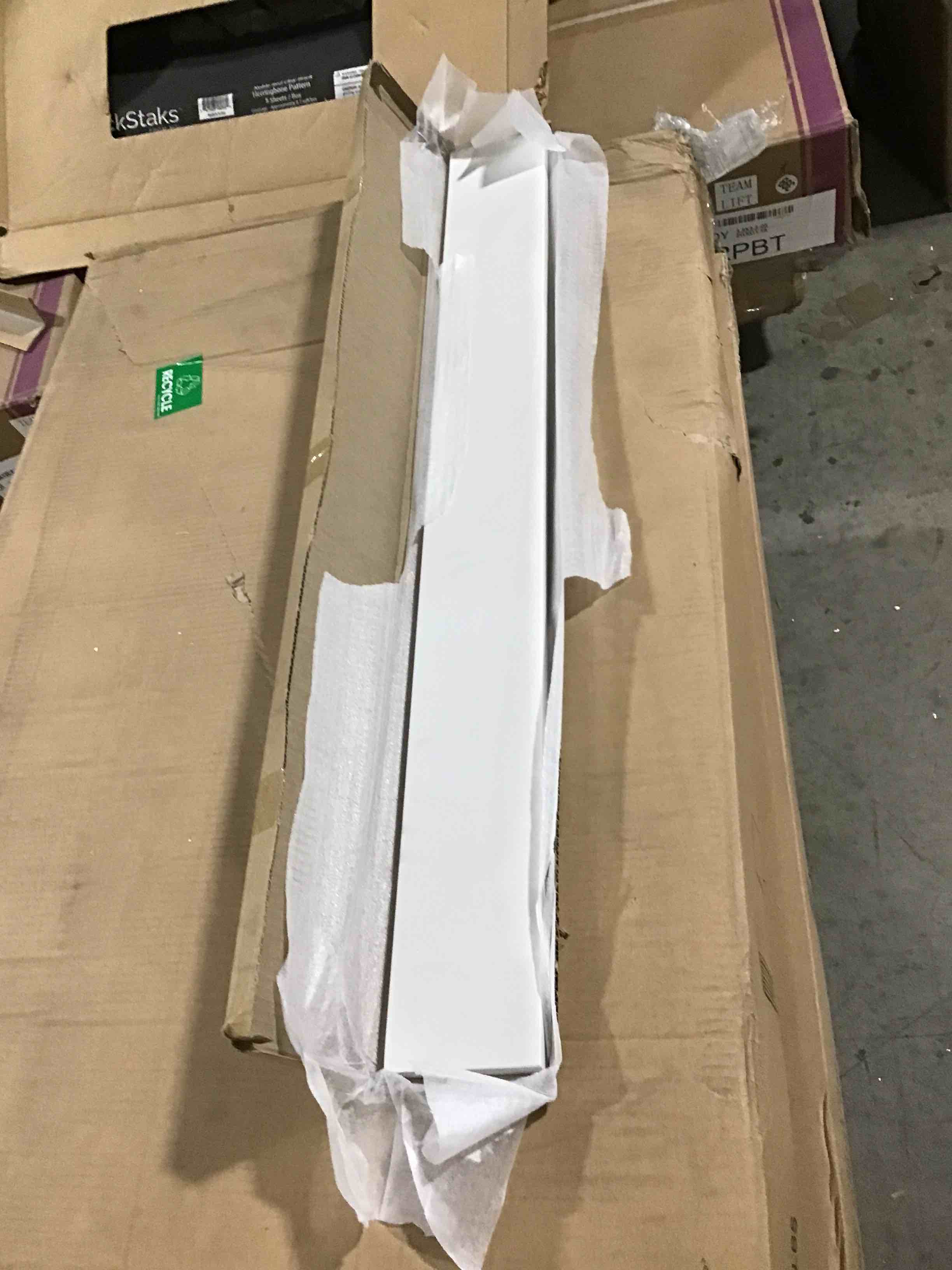 https://s3.amazonaws.com/lotting-images-prod/bidfta/BLU4775417_1688760782837.jpeg