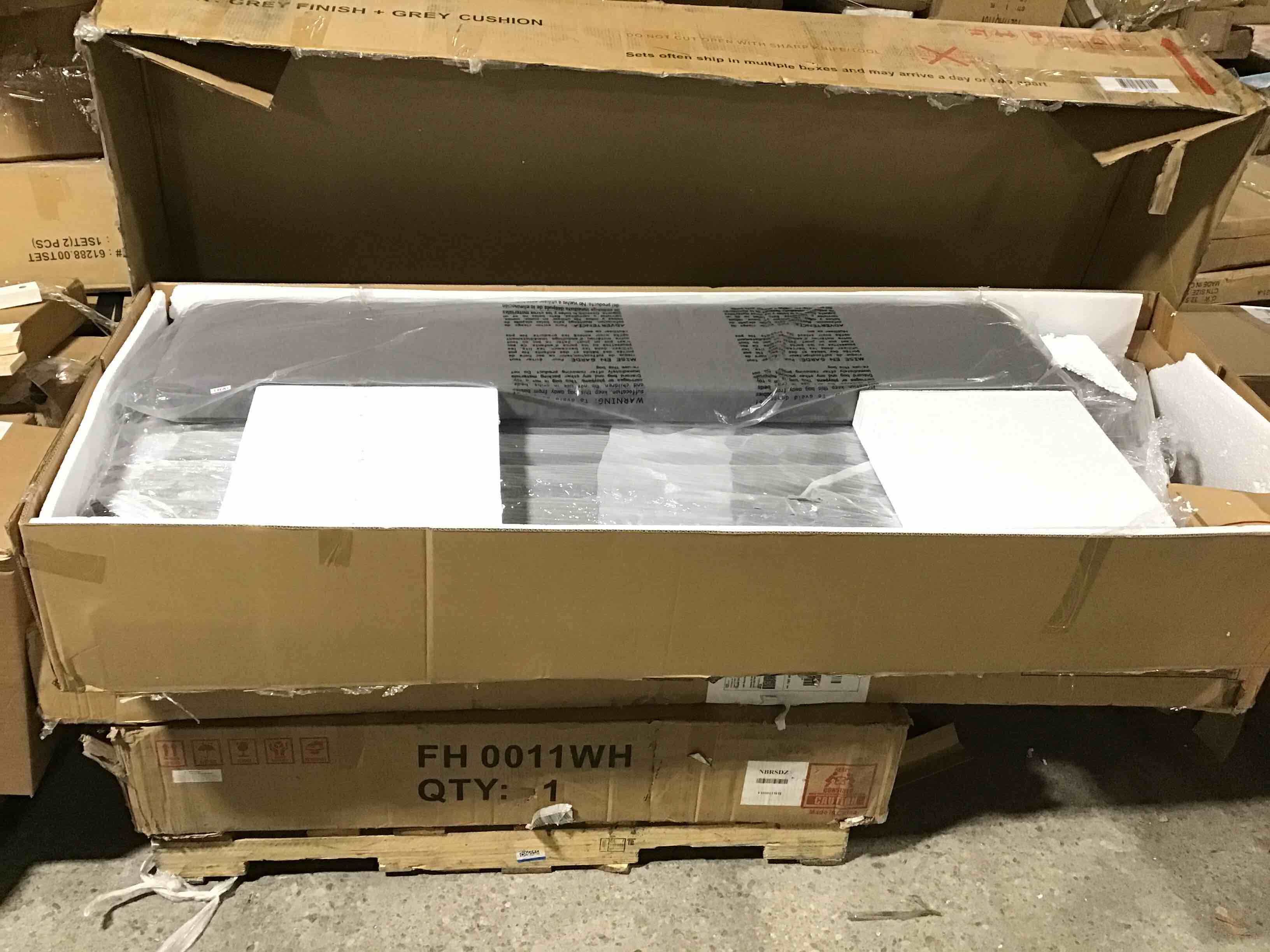 https://s3.amazonaws.com/lotting-images-prod/bidfta/BLU4775968_1690573641208.jpeg
