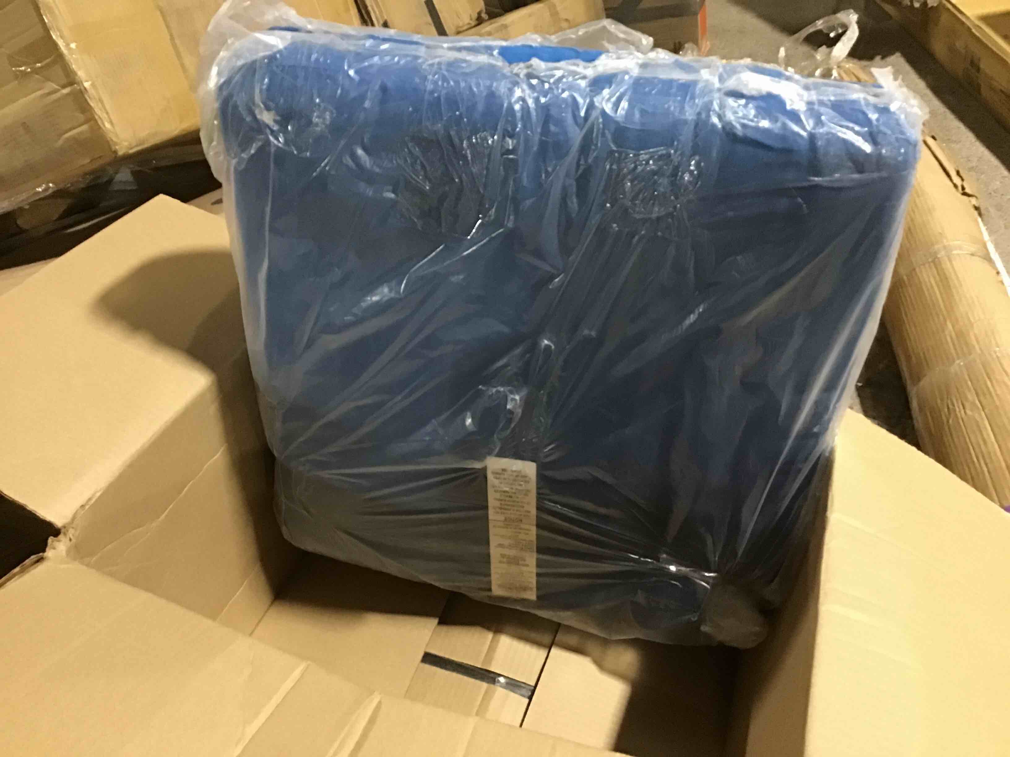 https://s3.amazonaws.com/lotting-images-prod/bidfta/BLU4776695_1689008630853.jpeg