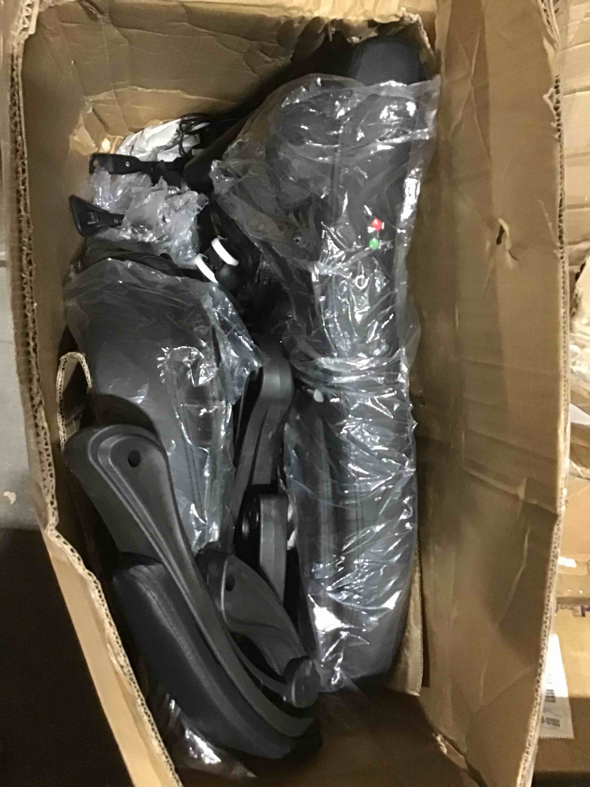 https://s3.amazonaws.com/lotting-images-prod/bidfta/BLU4776700_1689010910046.jpeg