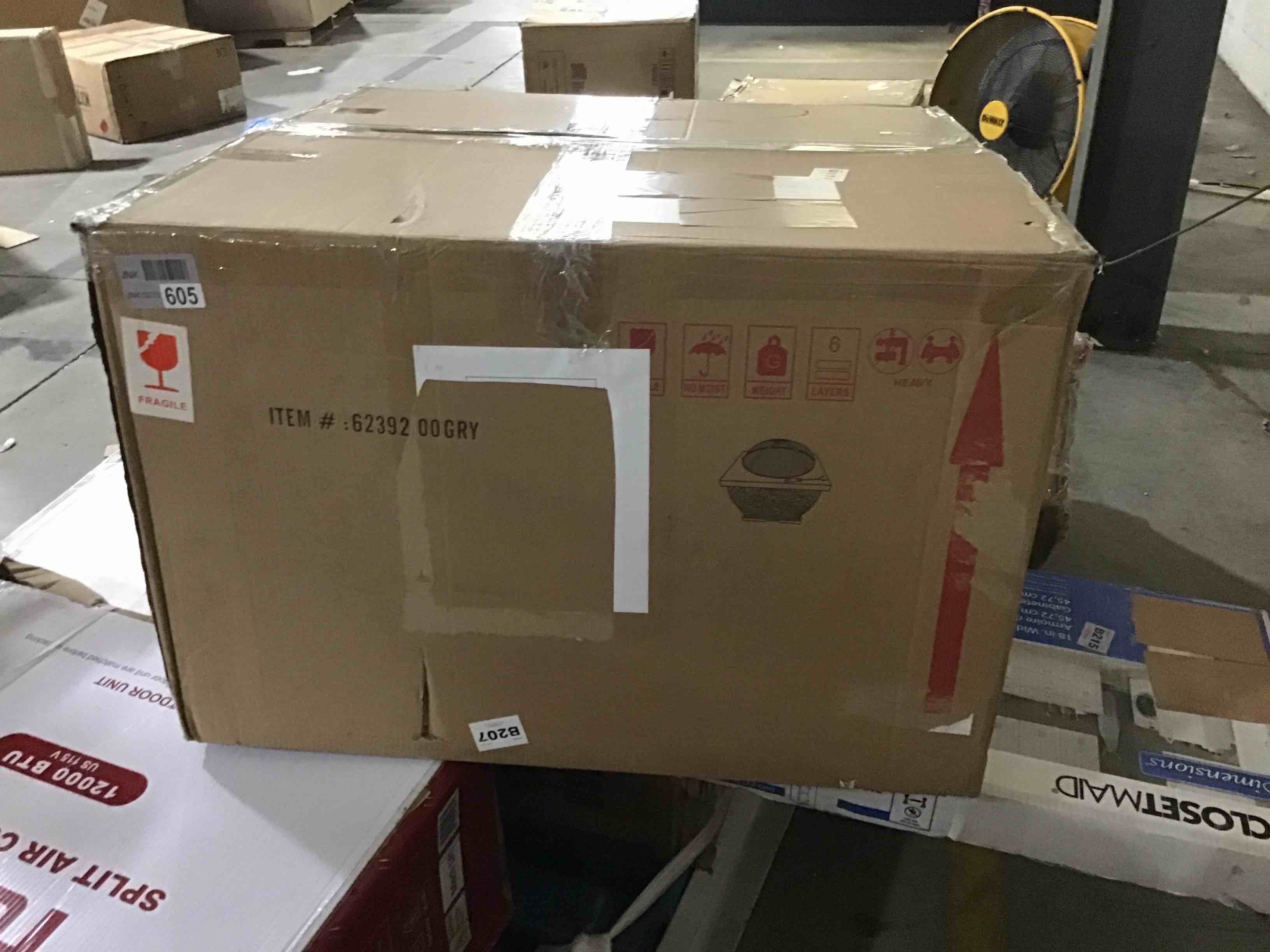 https://s3.amazonaws.com/lotting-images-prod/bidfta/BLU4777266_1691774612702.jpeg
