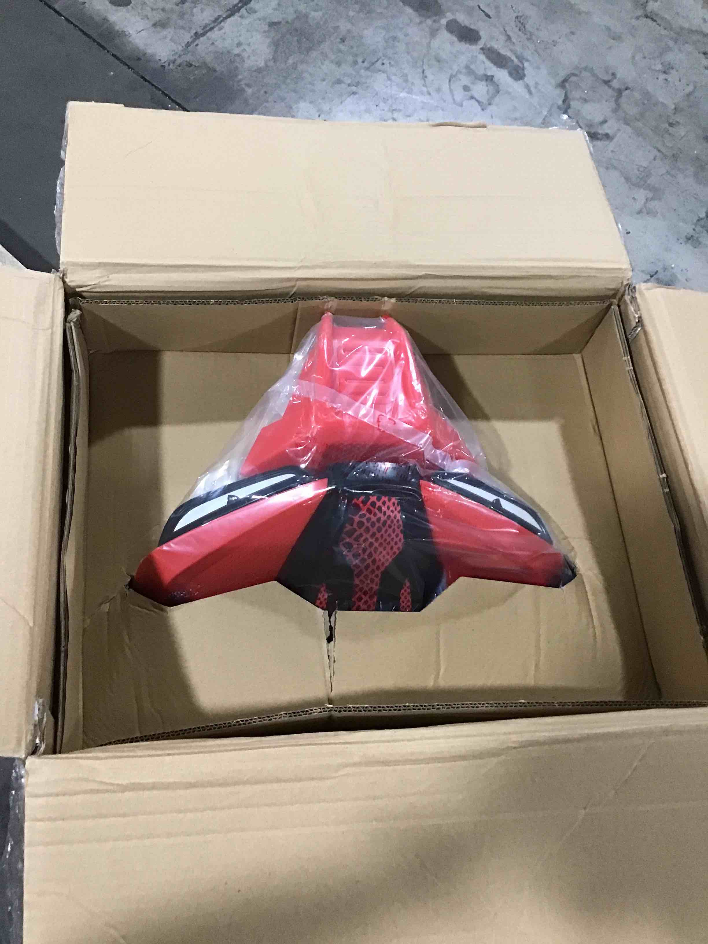 https://s3.amazonaws.com/lotting-images-prod/bidfta/BLU4777399_1692285186098.jpeg