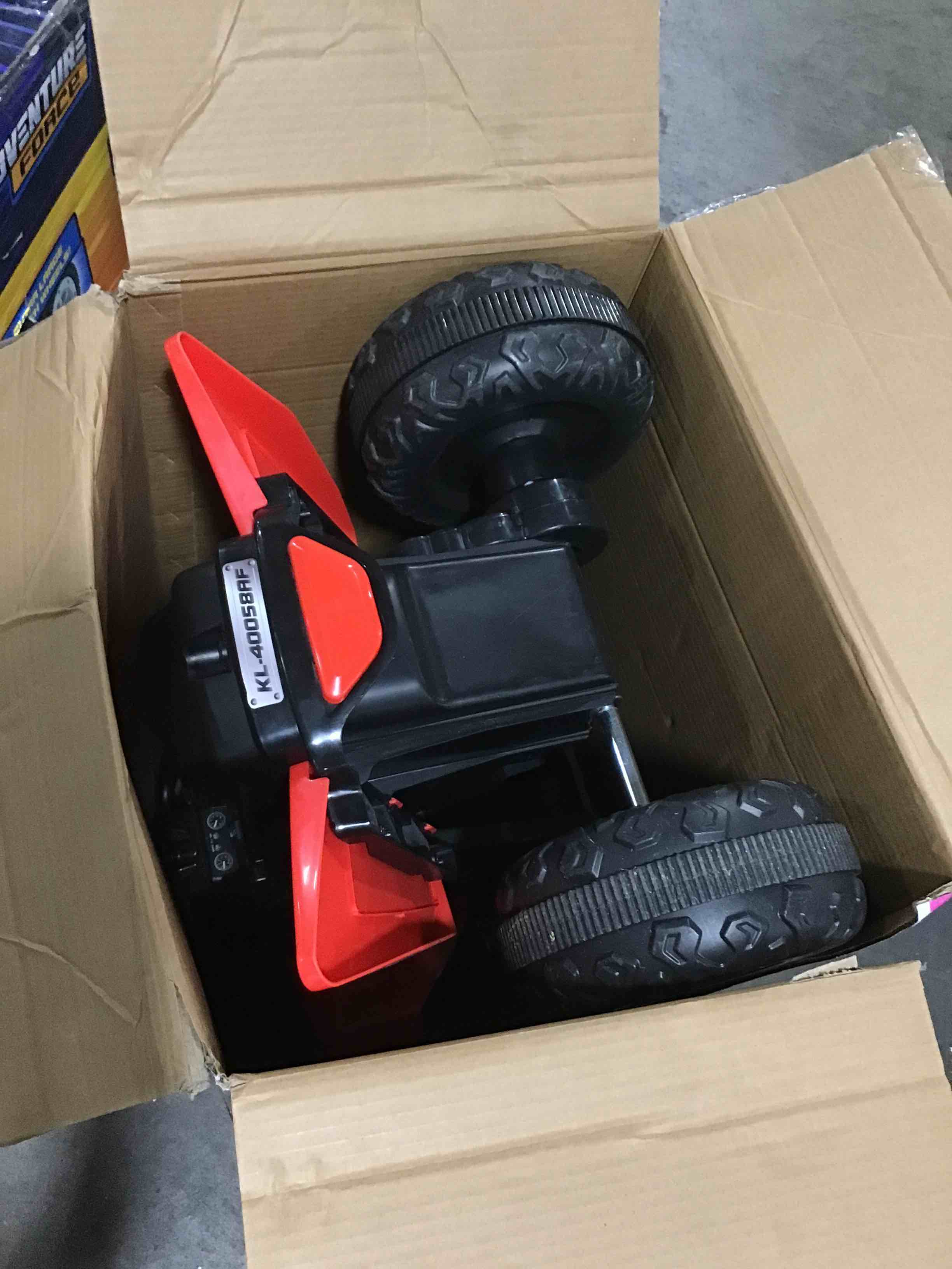 https://s3.amazonaws.com/lotting-images-prod/bidfta/BLU4777411_1692287592215.jpeg