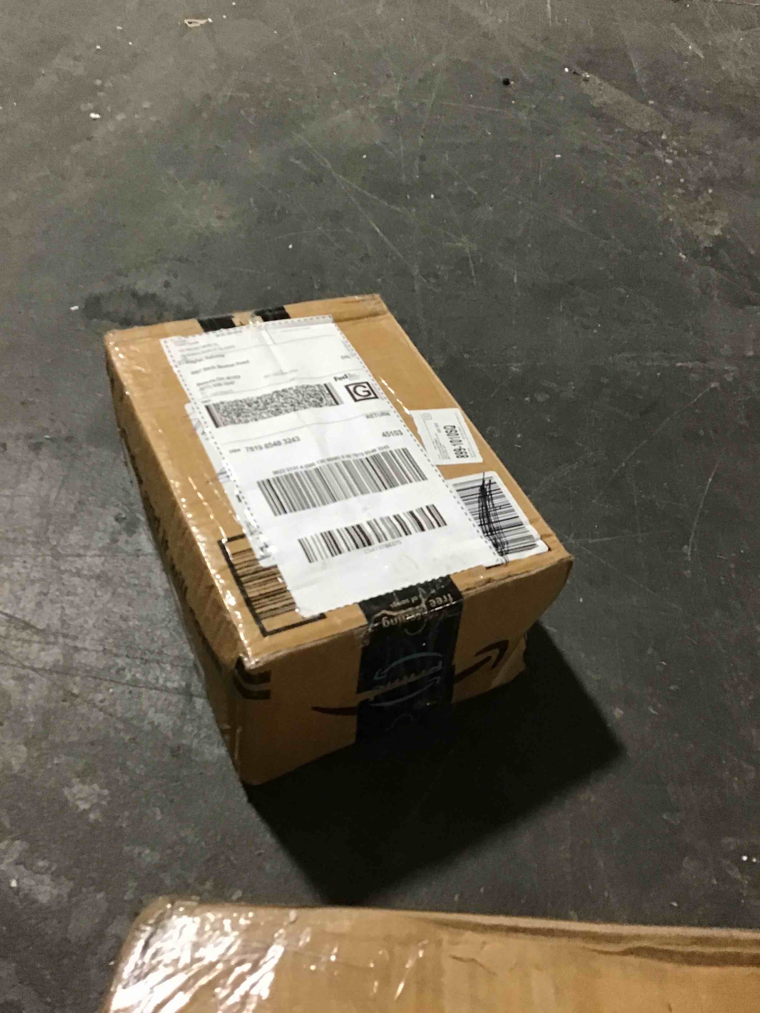 https://s3.amazonaws.com/lotting-images-prod/bidfta/BLU4777758_1694100478847.jpeg