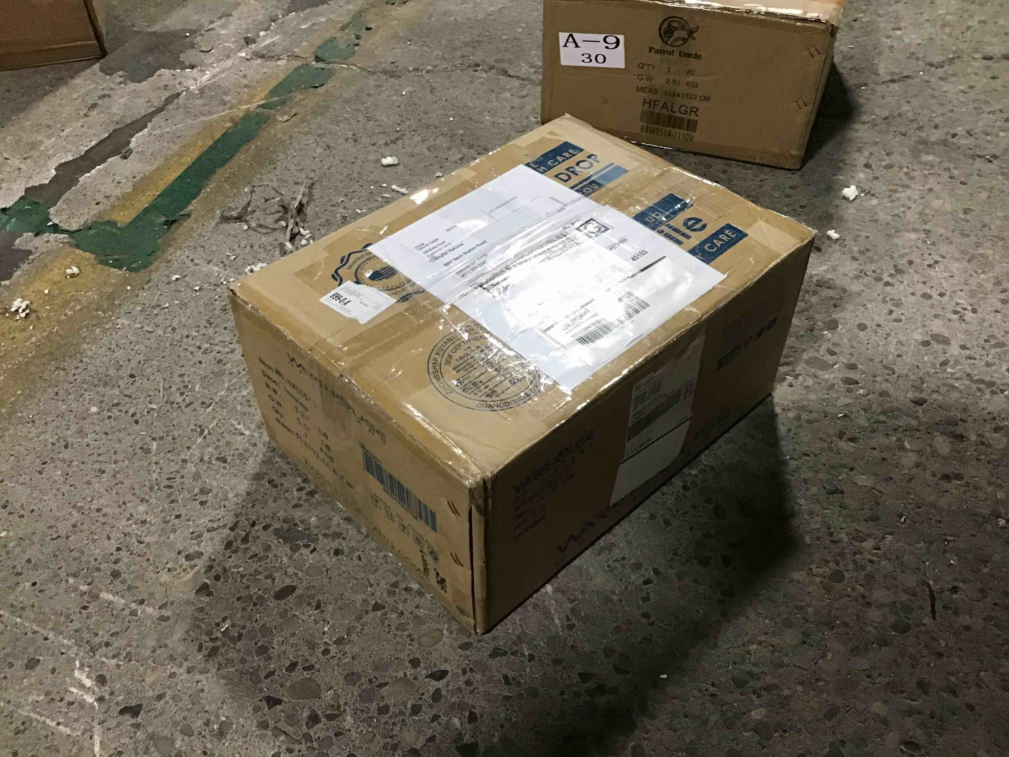 https://s3.amazonaws.com/lotting-images-prod/bidfta/BLU4777816_1694191397449.jpeg