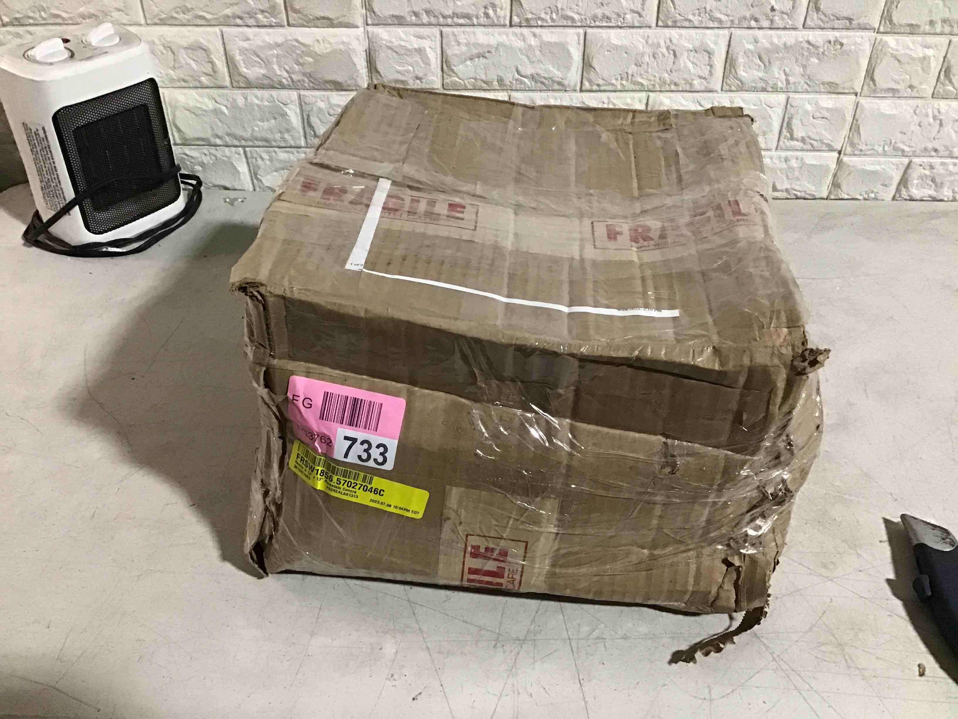 https://s3.amazonaws.com/lotting-images-prod/bidfta/BLU4780280_1689007239132.jpeg