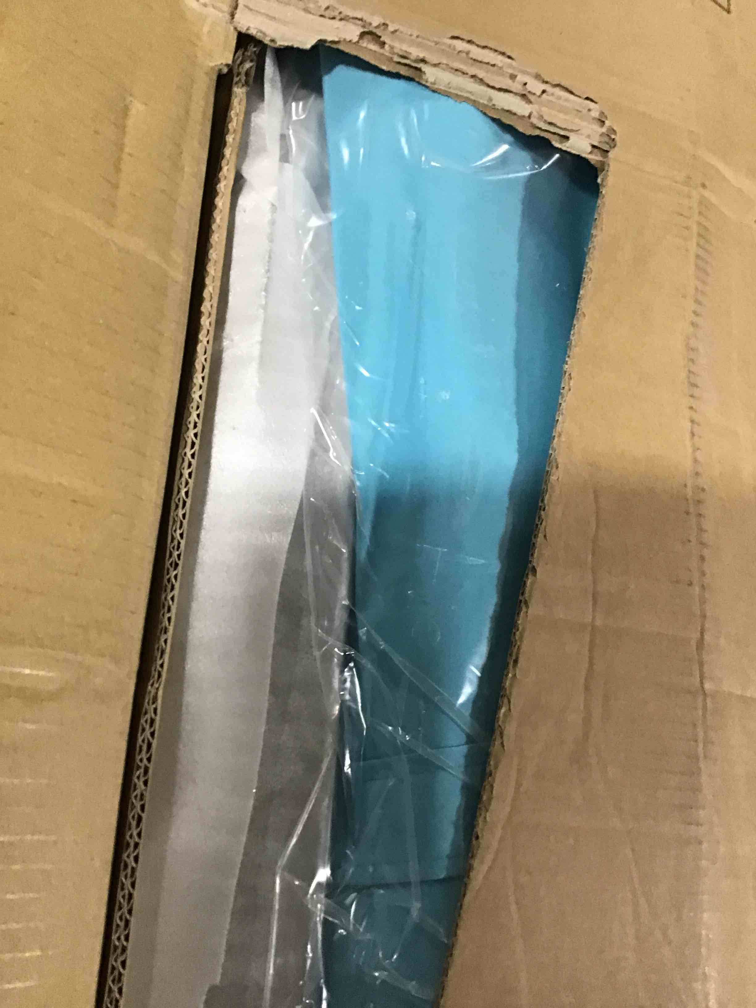 https://s3.amazonaws.com/lotting-images-prod/bidfta/BLU4781461_1687965275573.jpeg