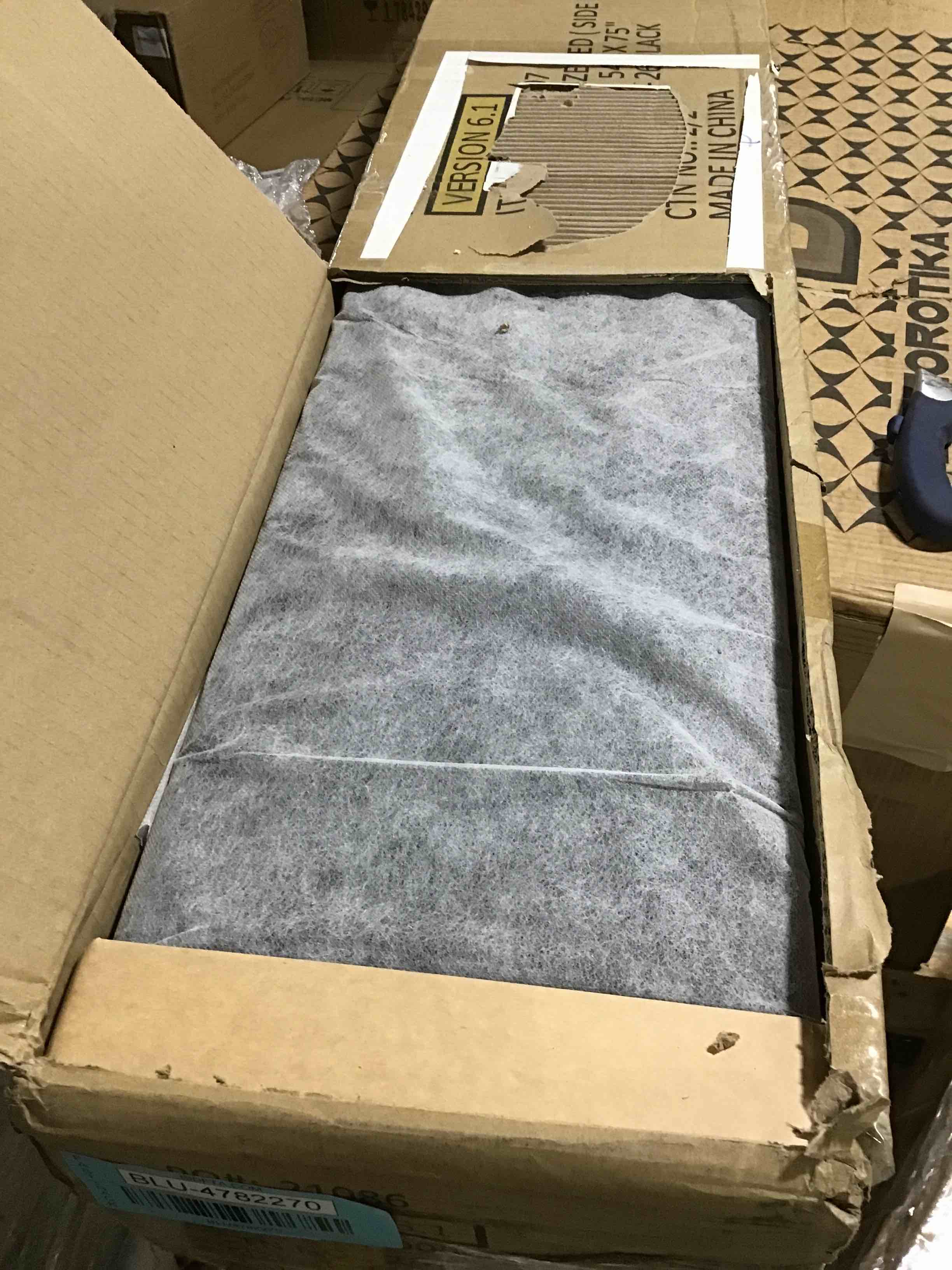 https://s3.amazonaws.com/lotting-images-prod/bidfta/BLU4782270_1689340665122.jpeg
