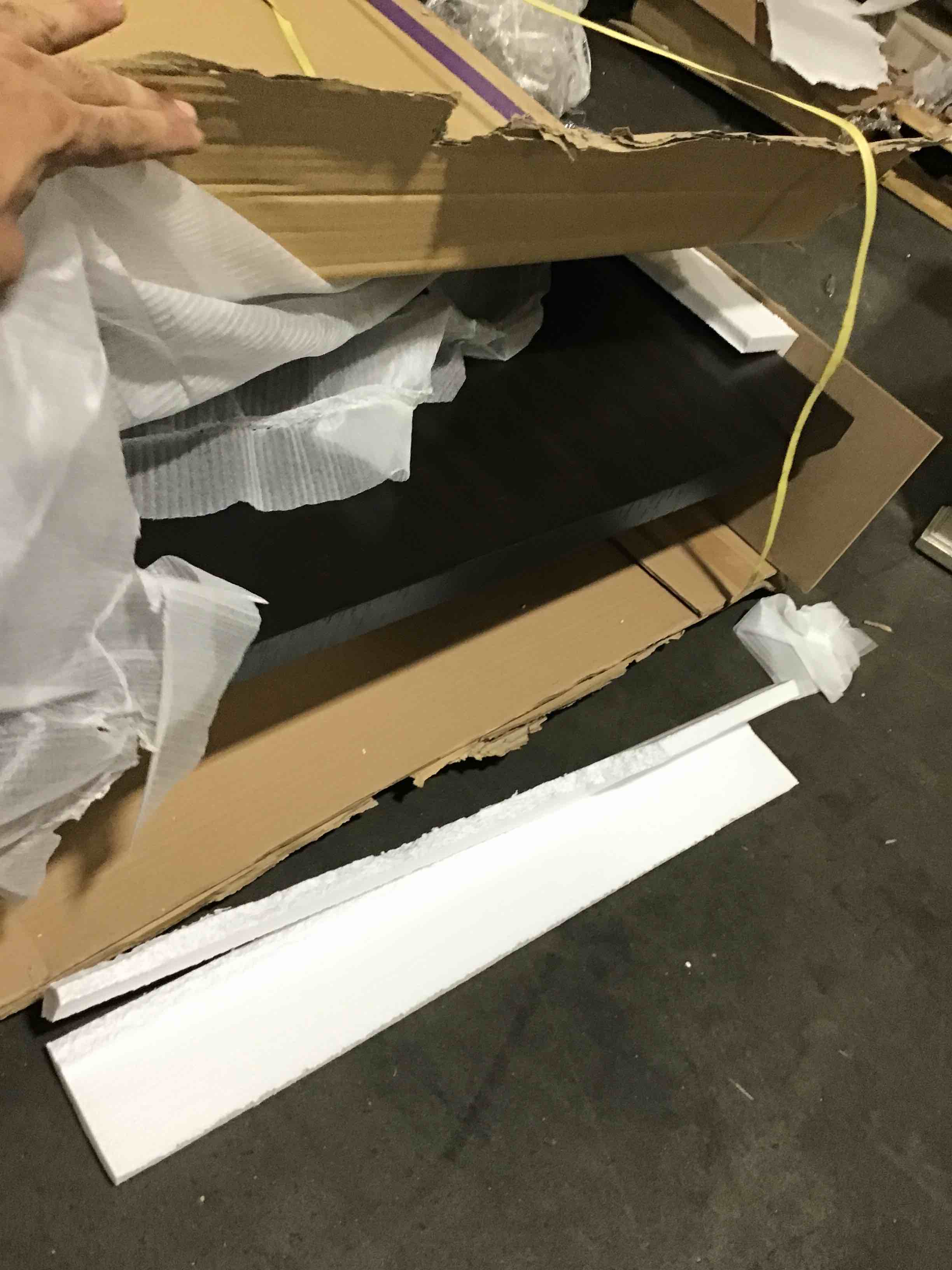 https://s3.amazonaws.com/lotting-images-prod/bidfta/BLU4782431_1692709761857.jpeg