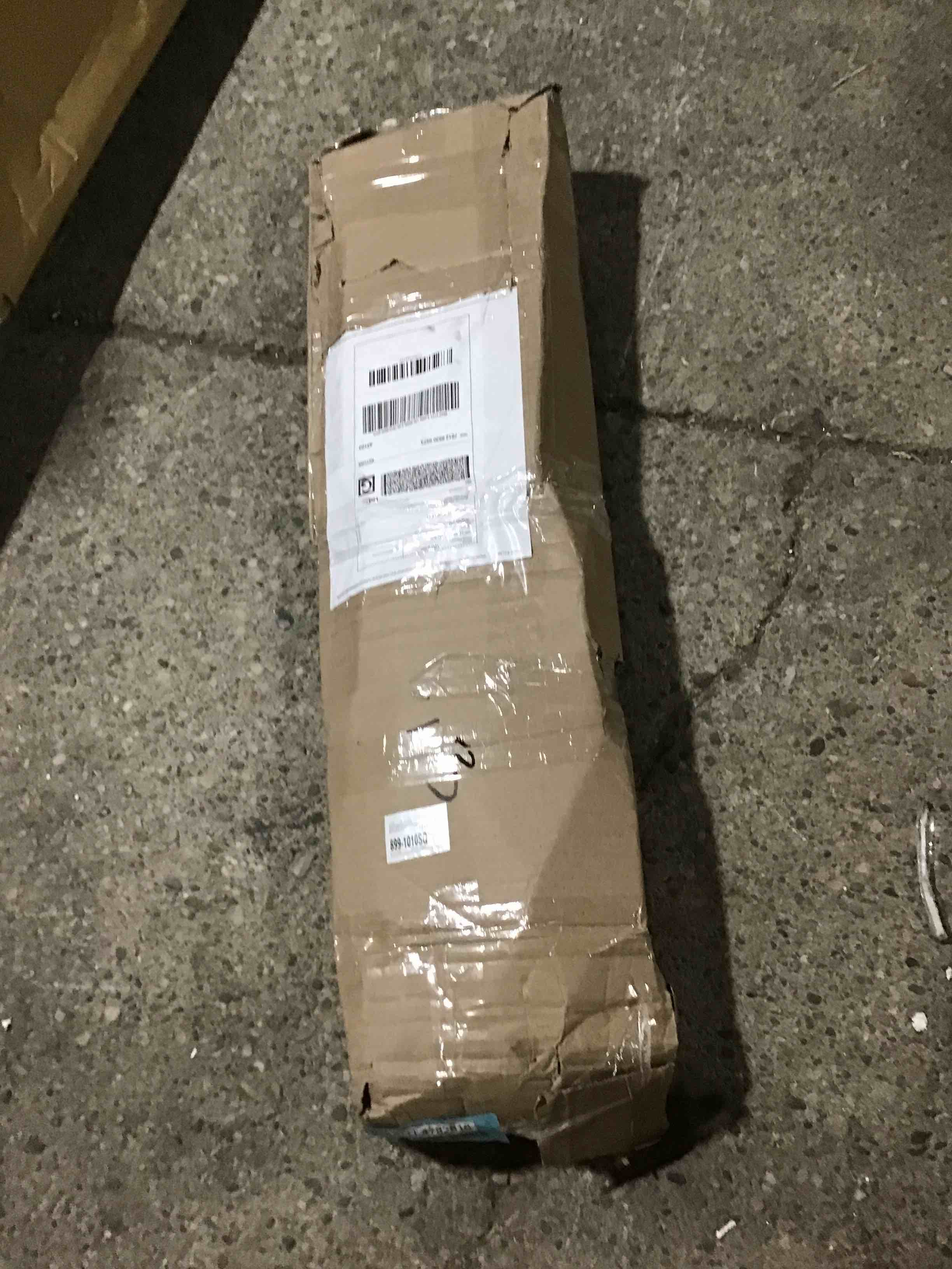 https://s3.amazonaws.com/lotting-images-prod/bidfta/BLU4782816_1690569615541.jpeg