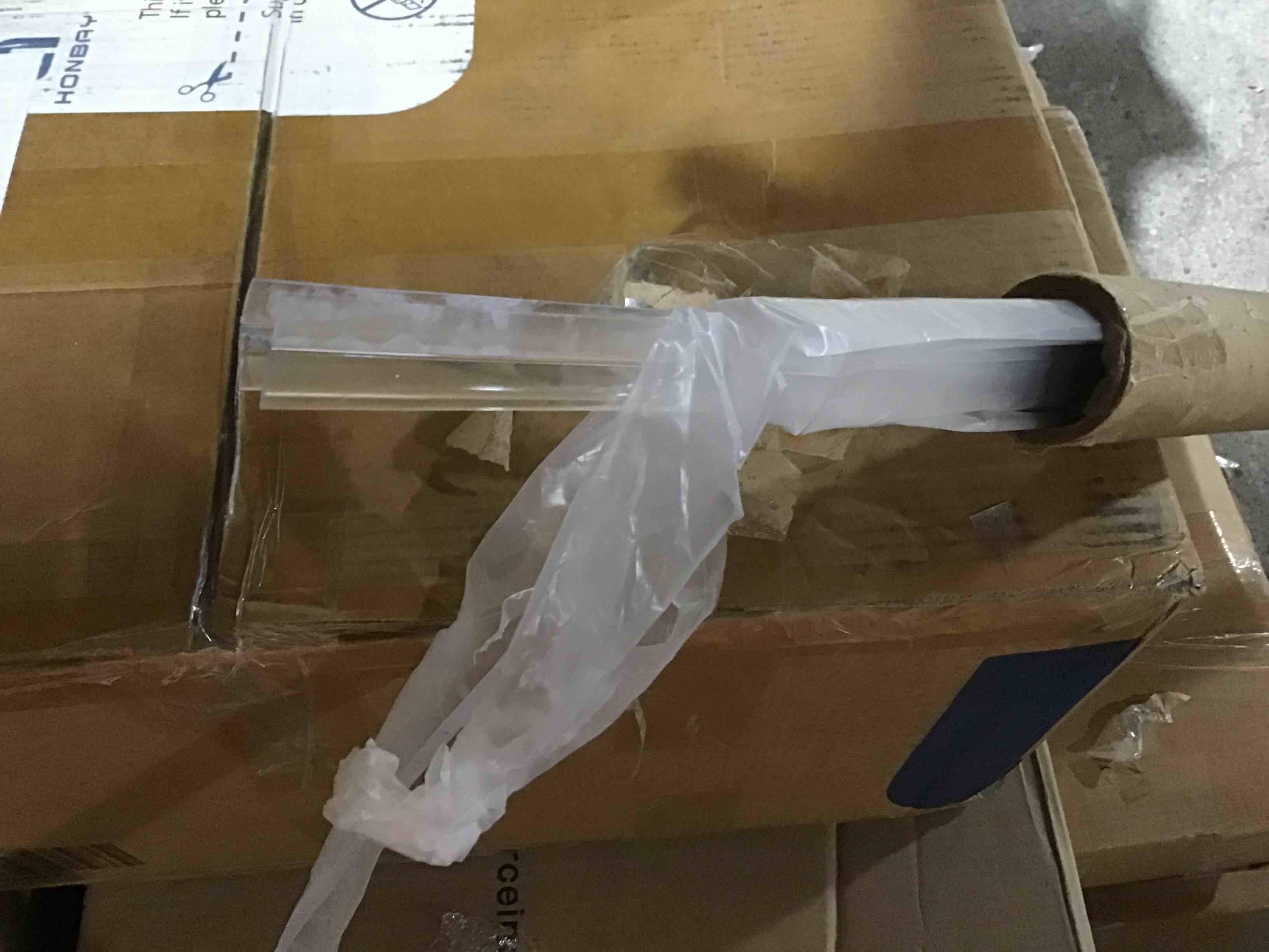 https://s3.amazonaws.com/lotting-images-prod/bidfta/BLU4783013_1691505530685.jpeg