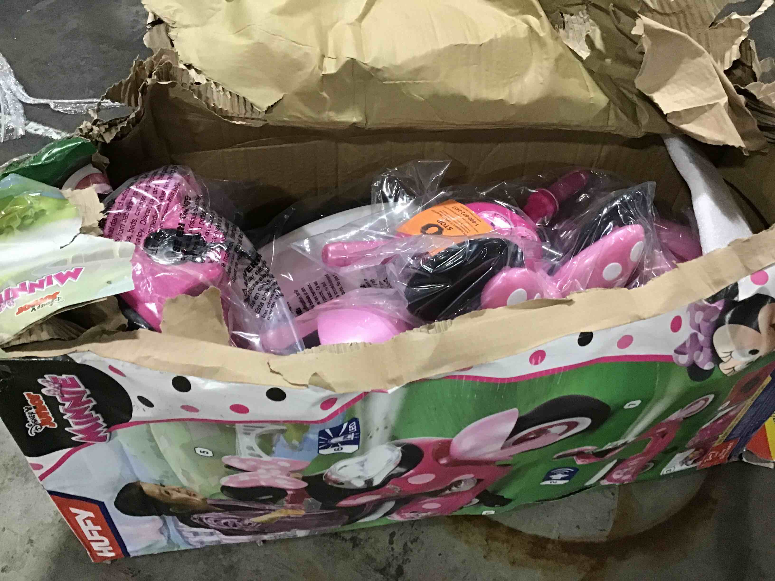https://s3.amazonaws.com/lotting-images-prod/bidfta/BLU4783151_1692284404391.jpeg
