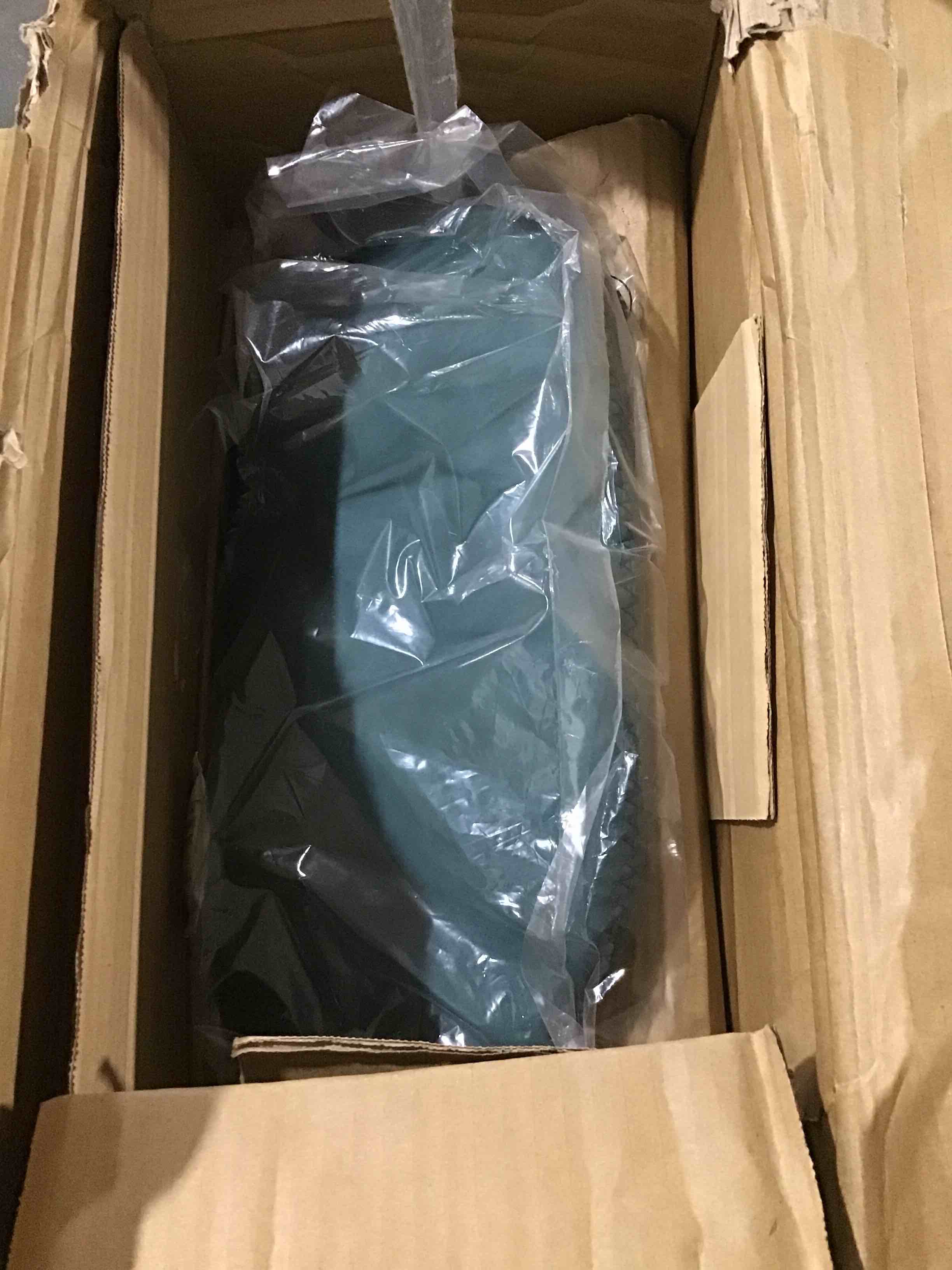 https://s3.amazonaws.com/lotting-images-prod/bidfta/BLU4783389_1693927158091.jpeg