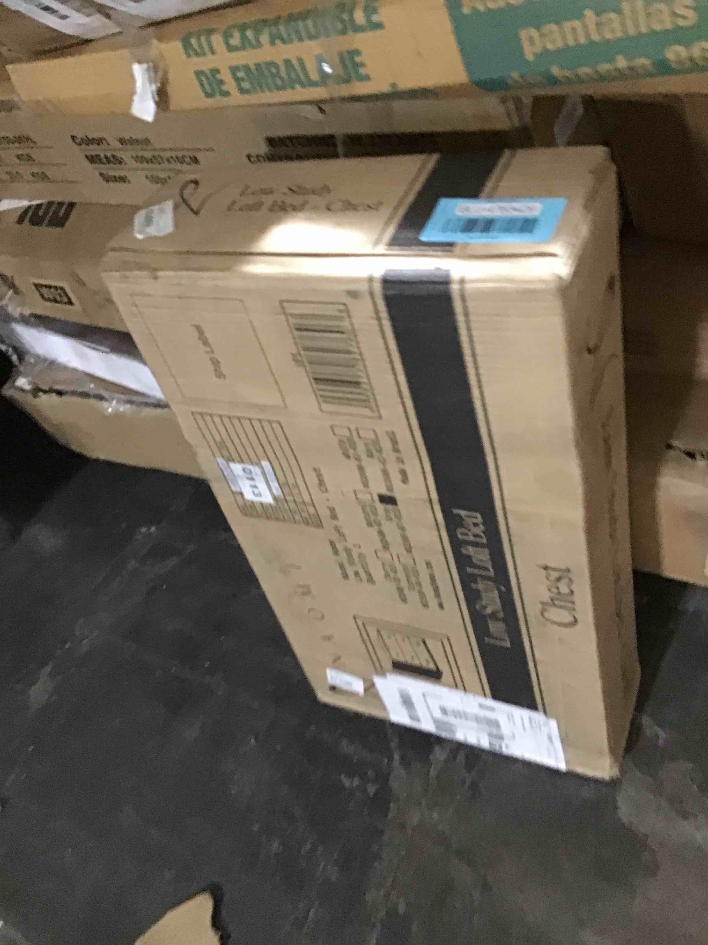 https://s3.amazonaws.com/lotting-images-prod/bidfta/BLU4783429_1693940436716.jpeg