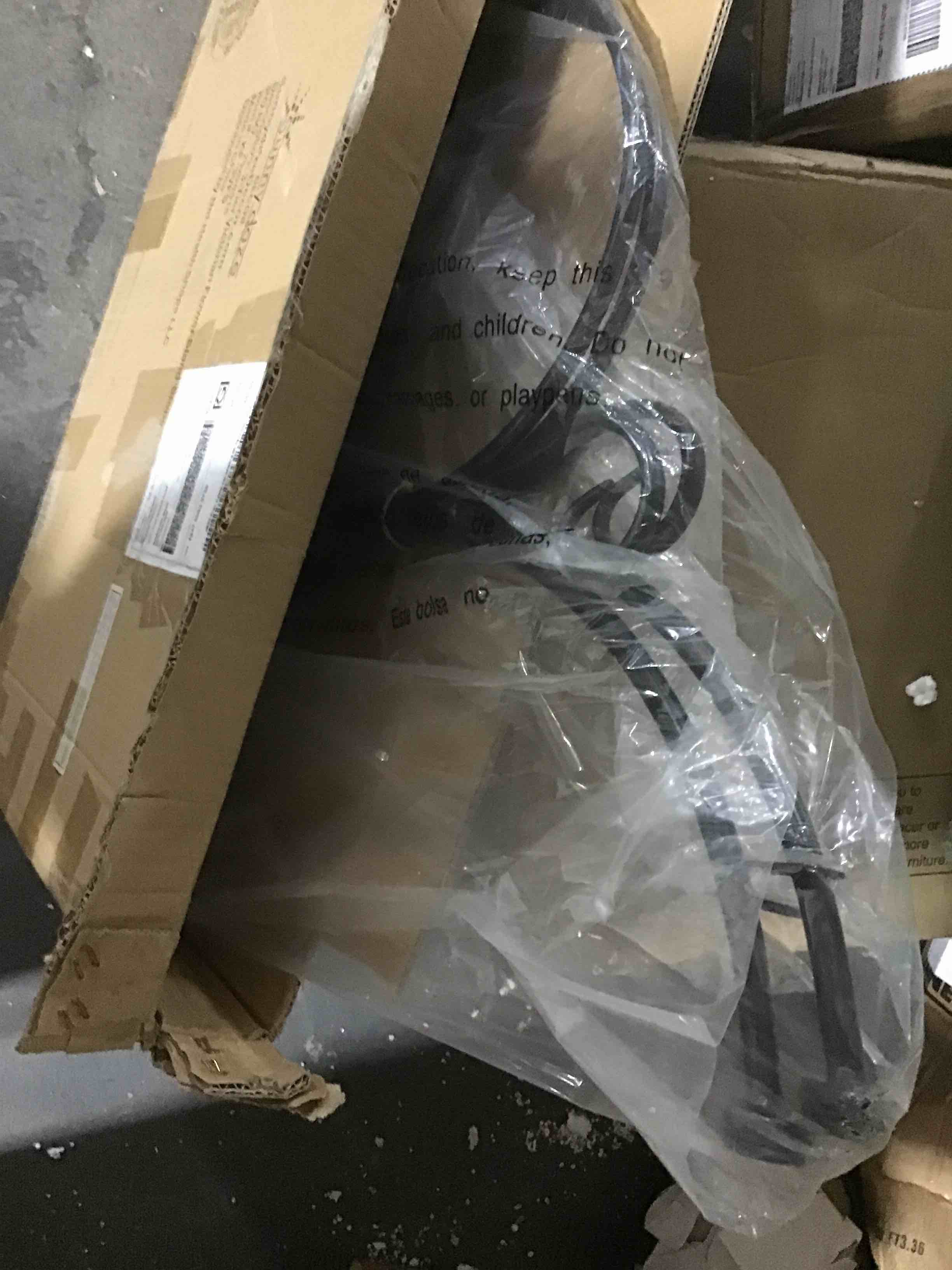 https://s3.amazonaws.com/lotting-images-prod/bidfta/BLU4783484_1694101321632.jpeg