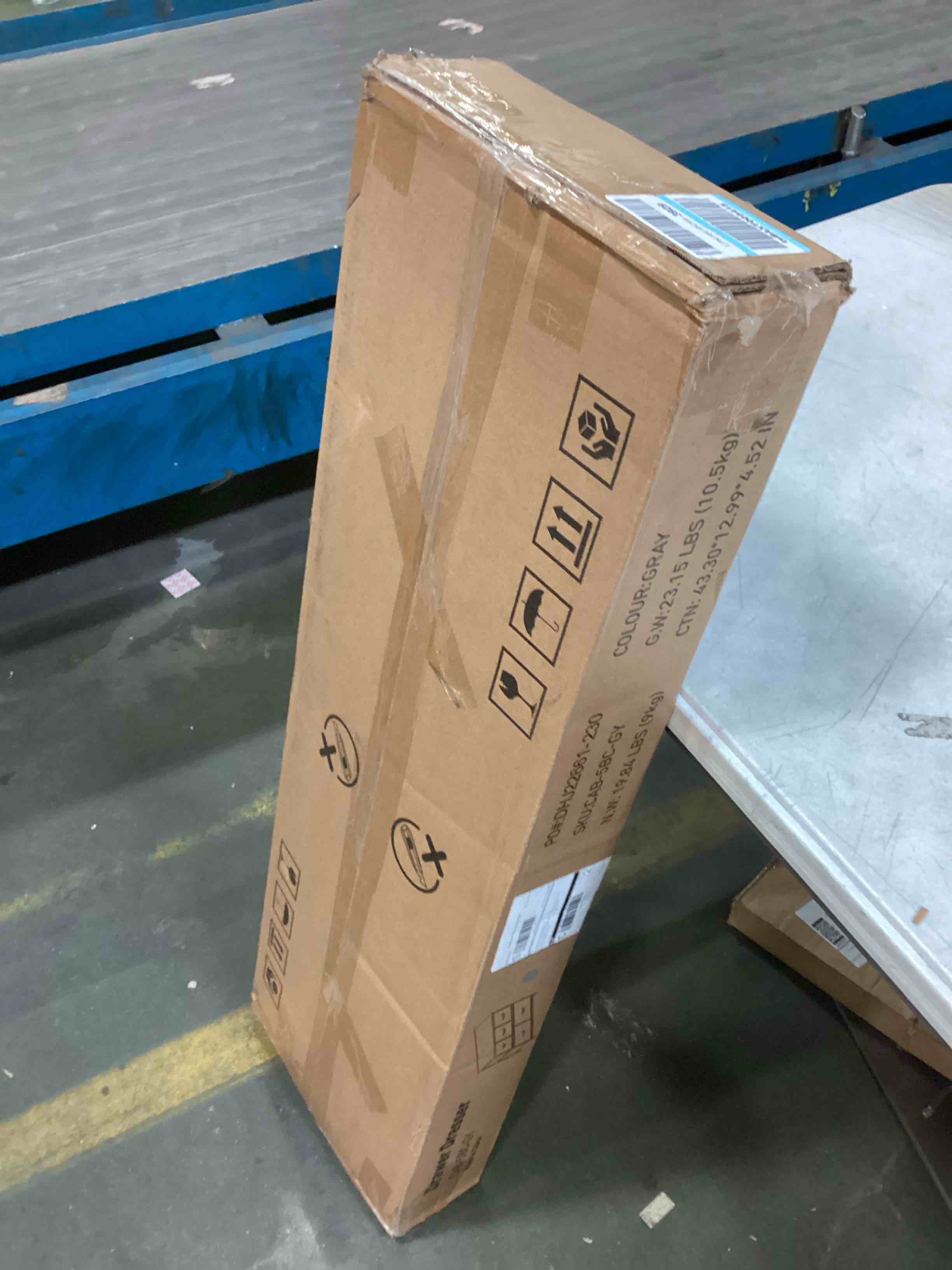 https://s3.amazonaws.com/lotting-images-prod/bidfta/BLU4791484_1703250150003.jpeg