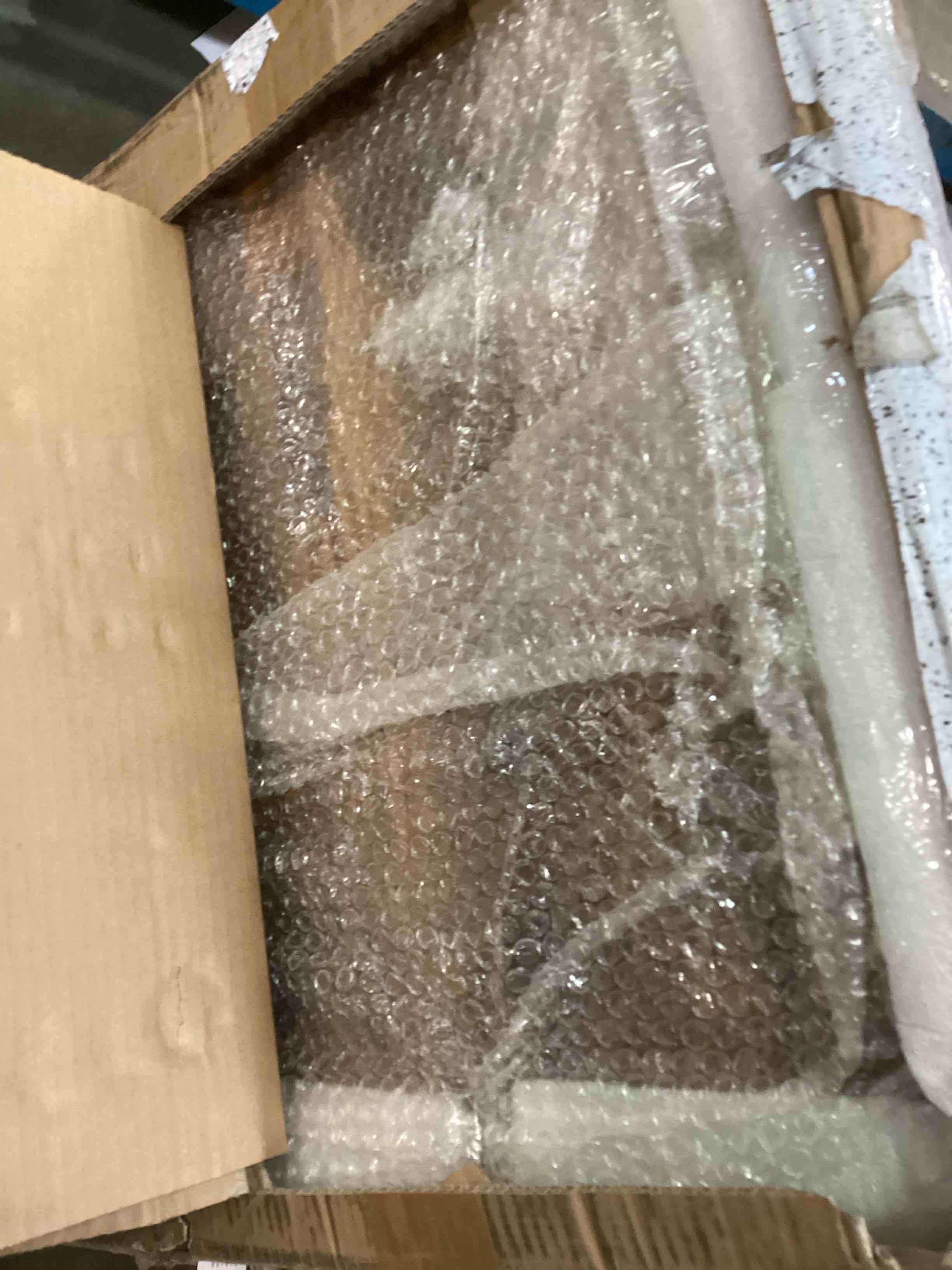 https://s3.amazonaws.com/lotting-images-prod/bidfta/BLU4791668_1703273052233.jpeg