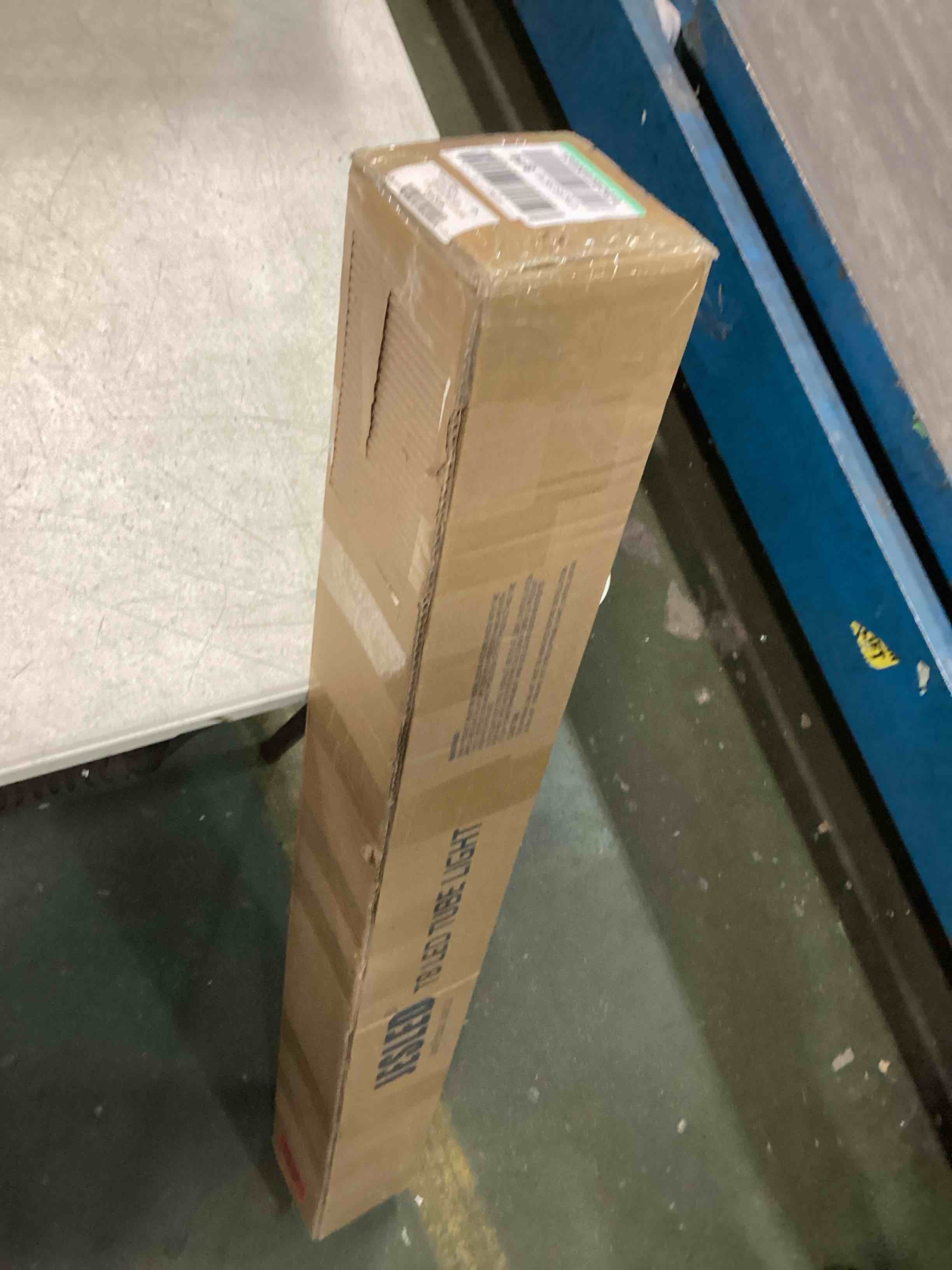 https://s3.amazonaws.com/lotting-images-prod/bidfta/BLU4791975_1703679144162.jpeg